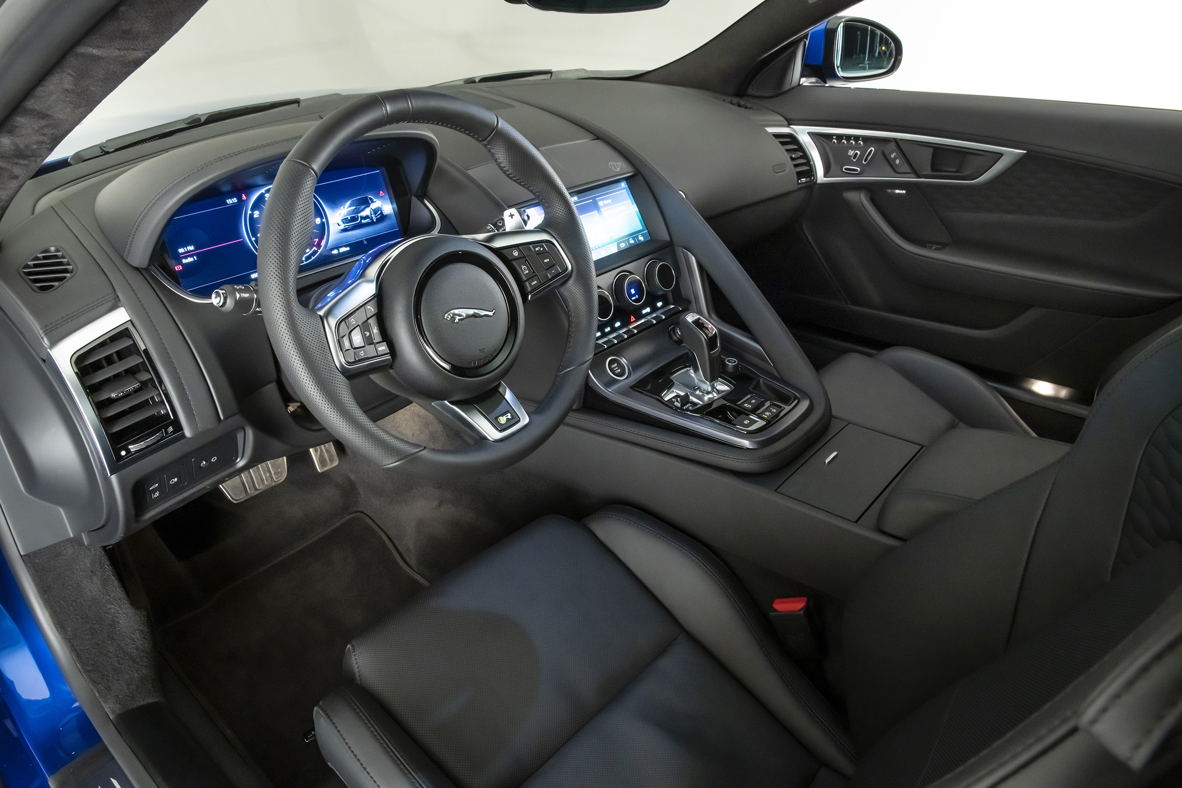 2020 Jaguar F-Type interior - side view