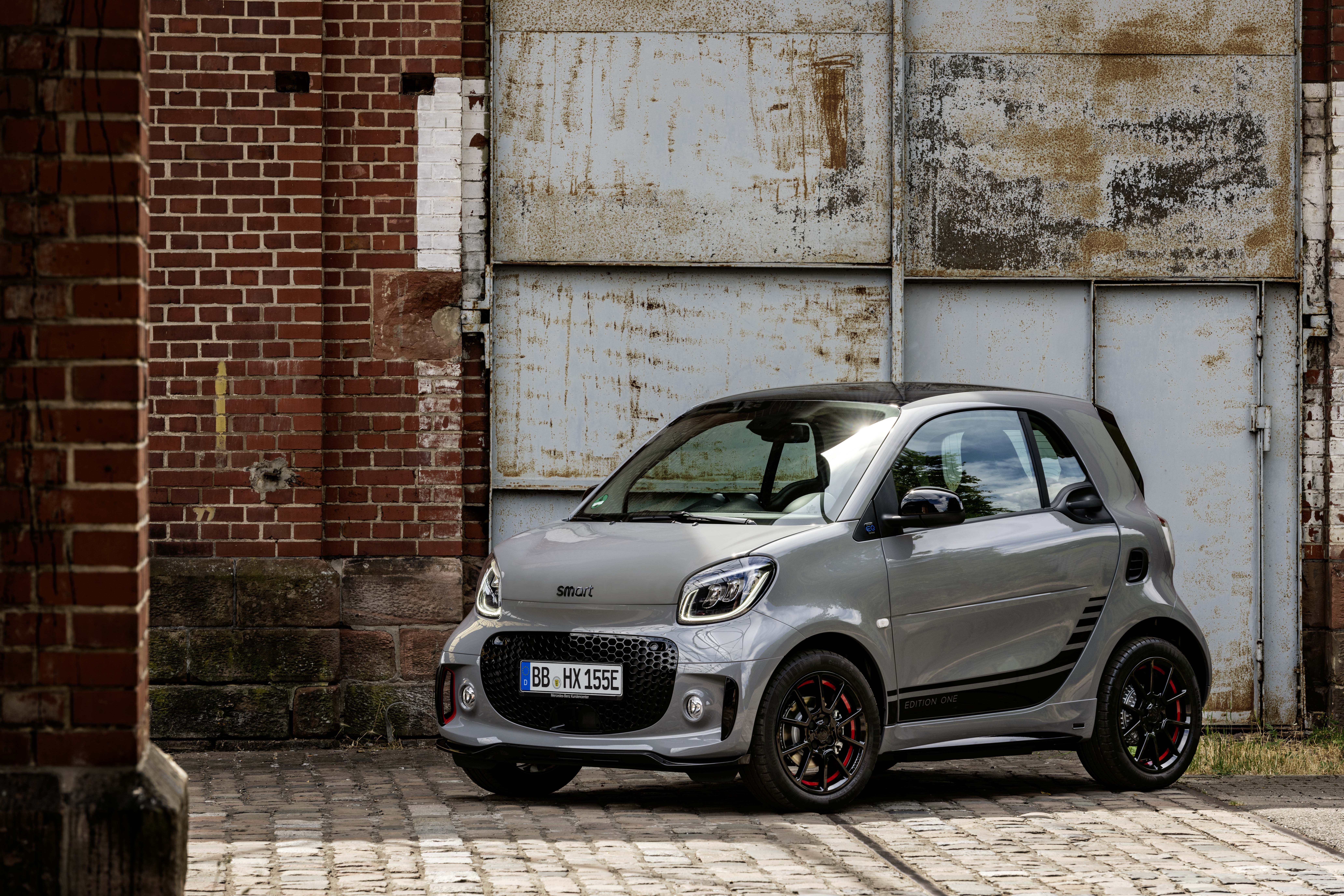 Smart EQ ForTwo - static front 3/4 view