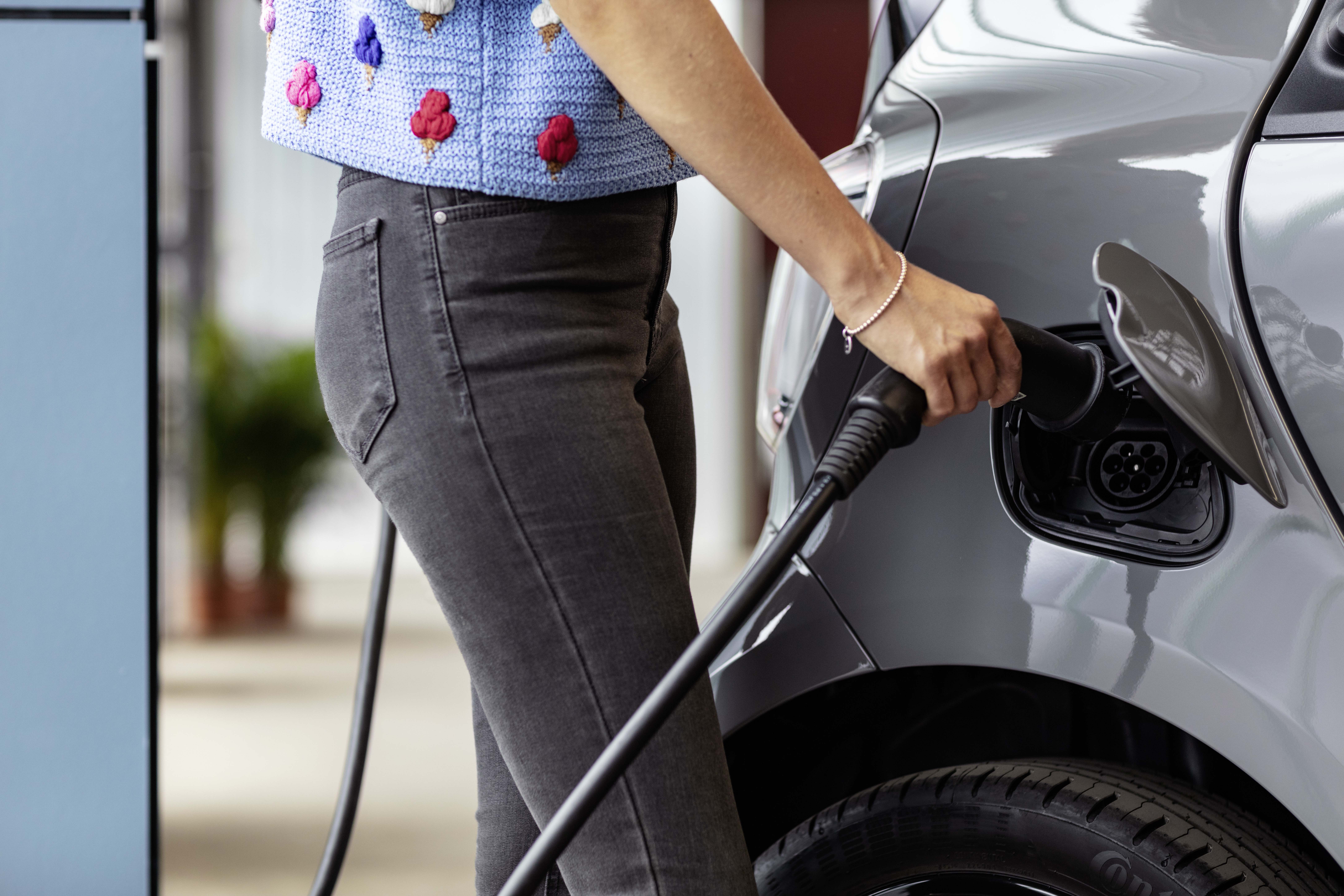 Smart EQ ForTwo - charging view
