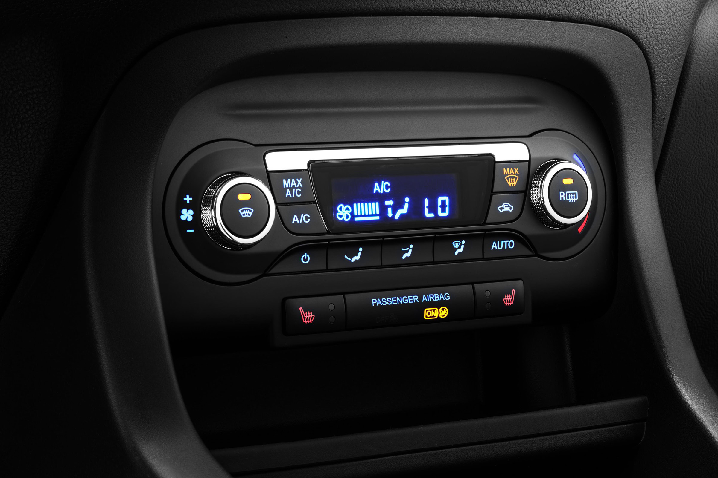 Ford Ka+ hatchback climate control