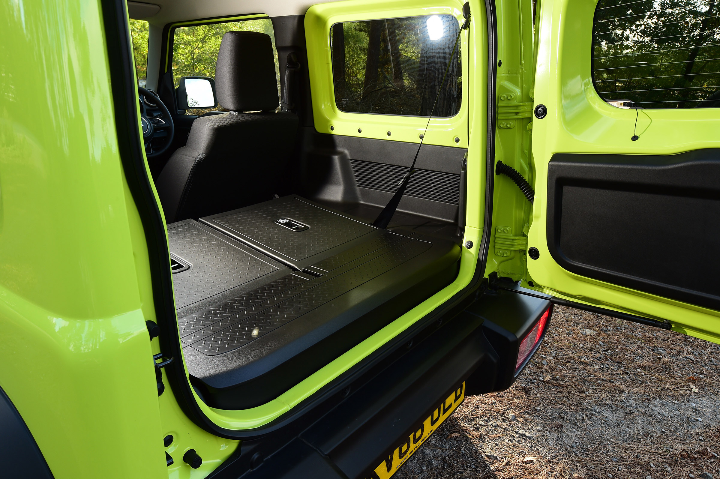 Suzuki Jimny SUV boot