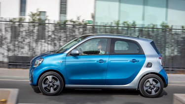 Smart EQ ForFour hatchback side panning