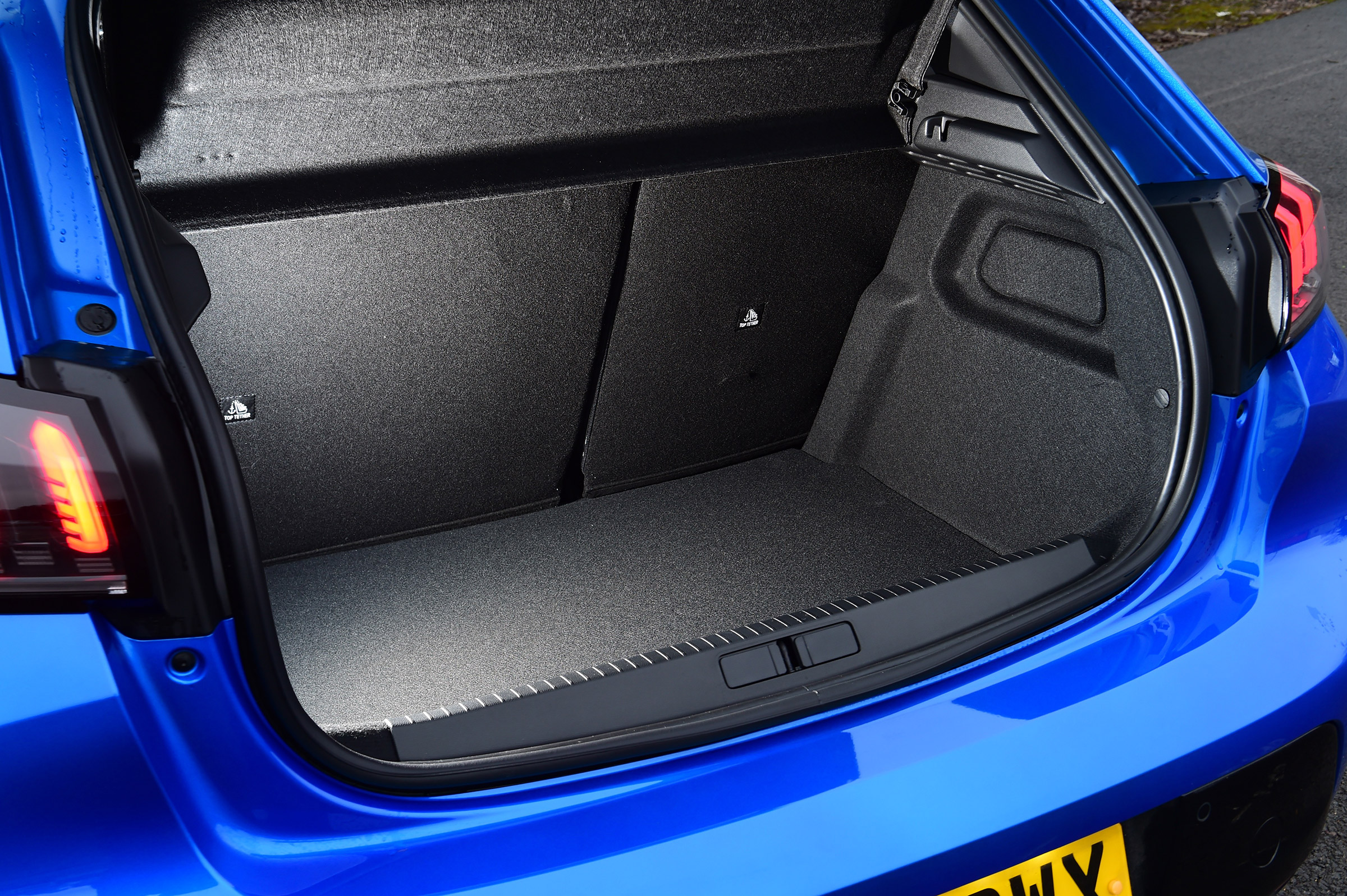 Peugeot 208 hatchback boot