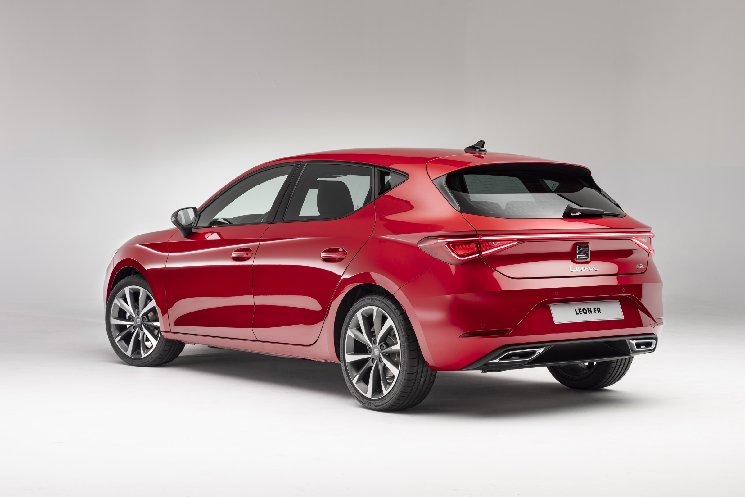 2020 SEAT Leon - rear 3/4 view