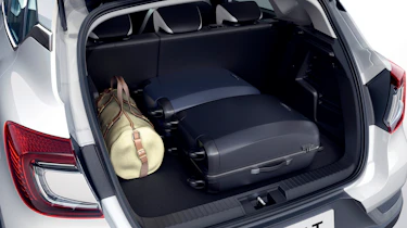 2020 Renault Captur E-Tech - Boot space