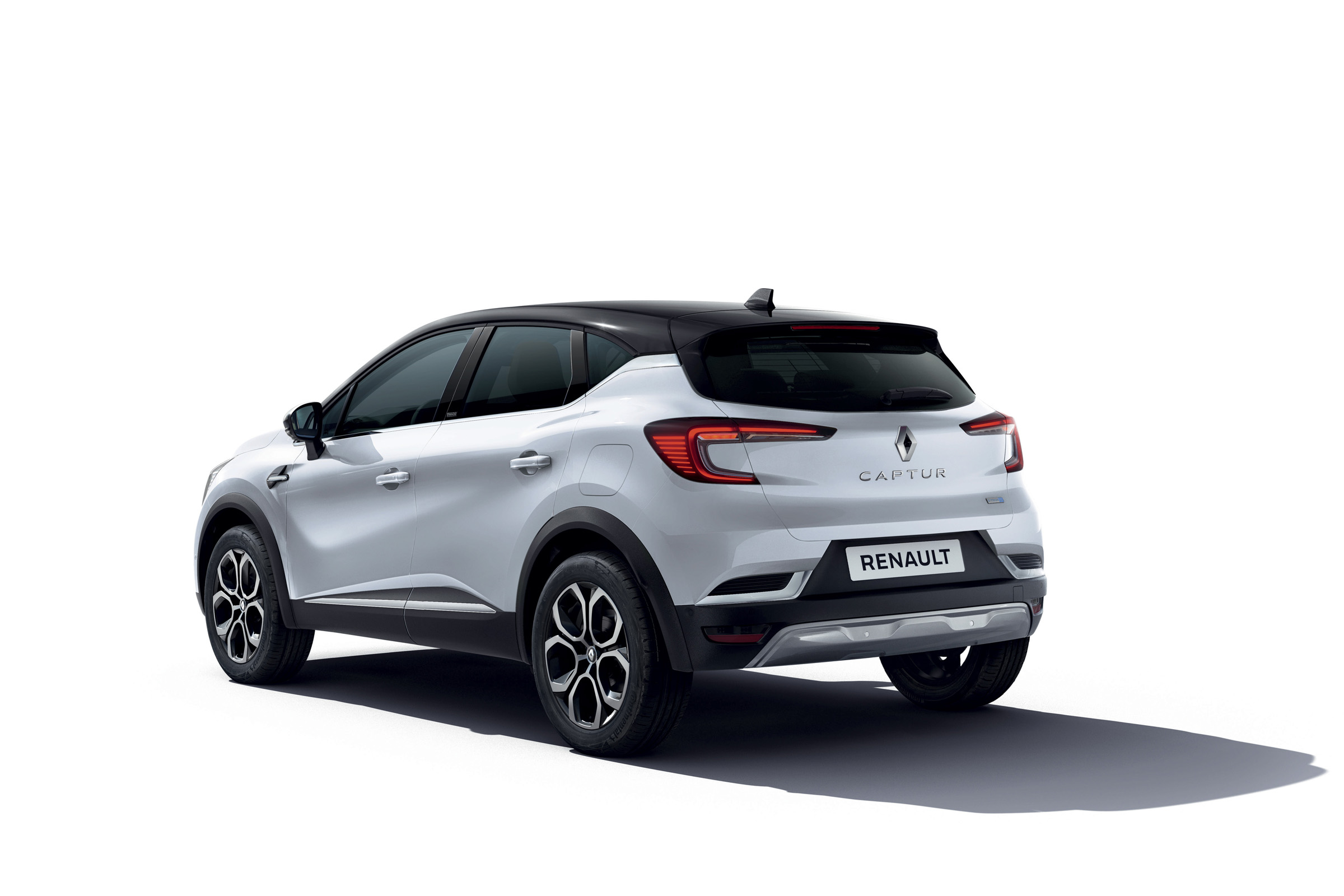 2020 Renault Captur E-Tech - Rear 3/4 view