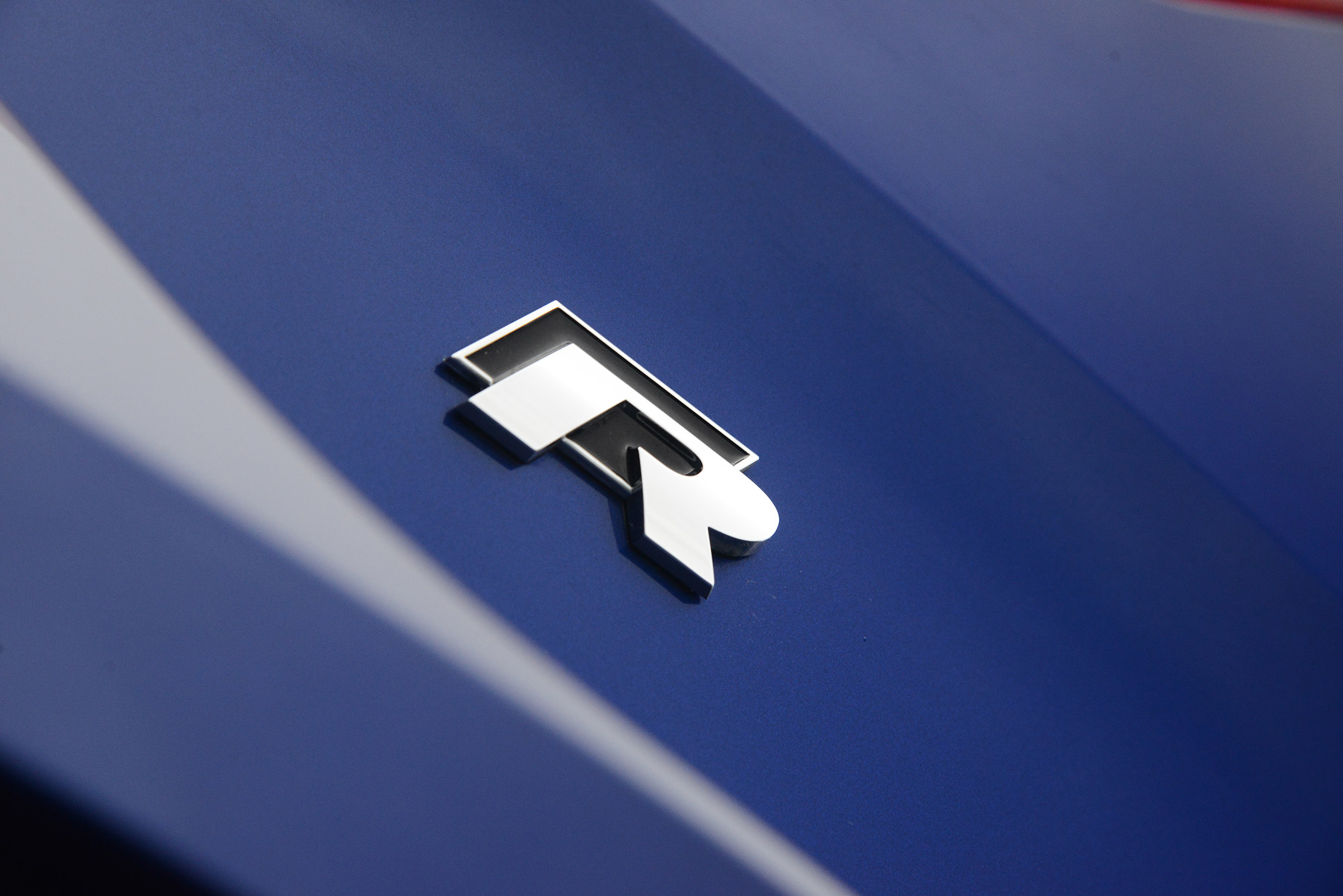Volkswagen T-Roc R badge