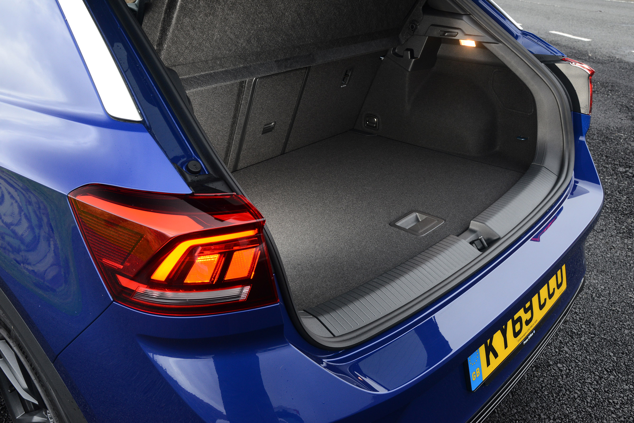 Volkswagen T-Roc R boot