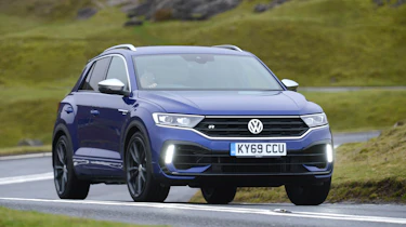 Volkswagen T-Roc R cornering