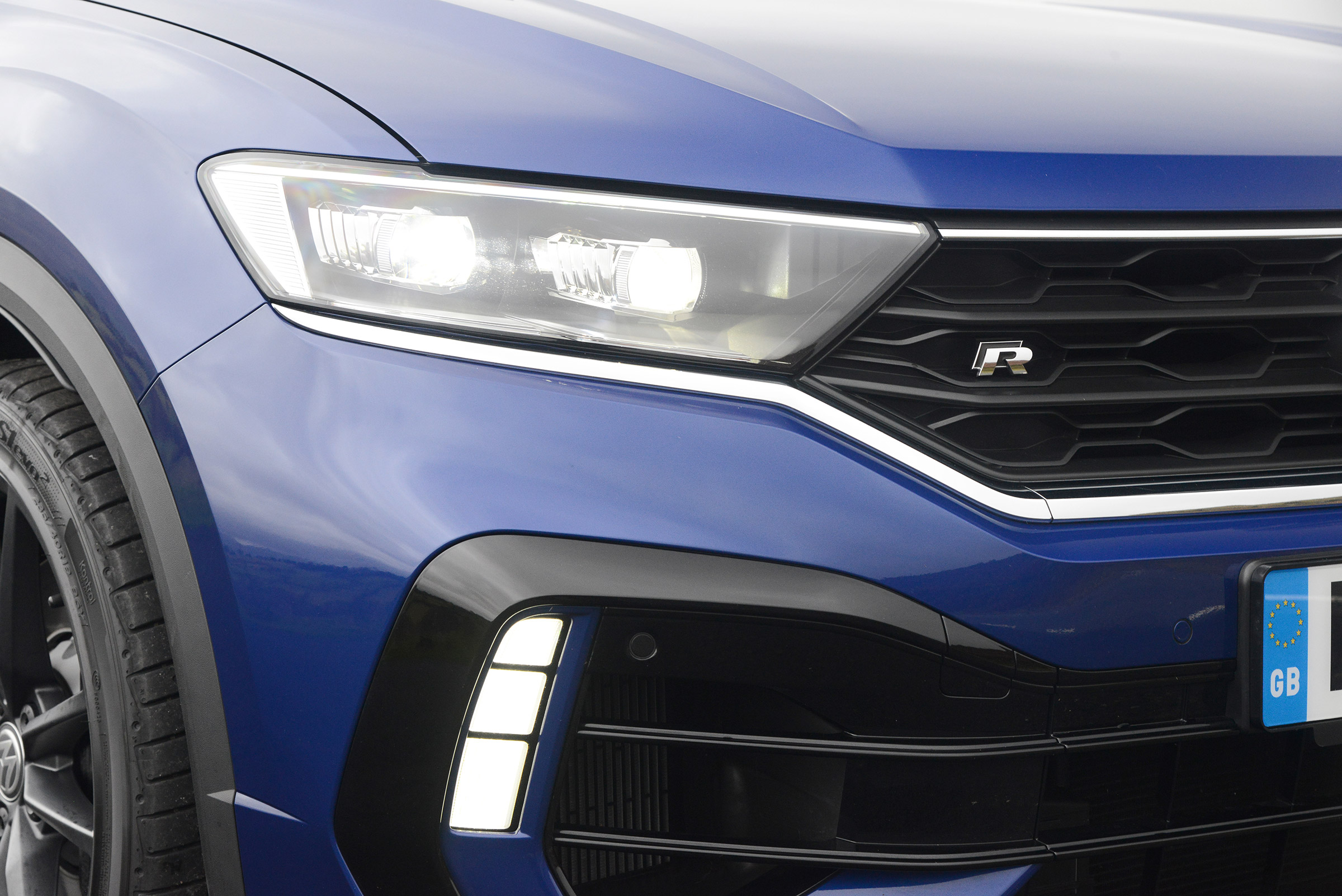 Volkswagen T-Roc R headlight