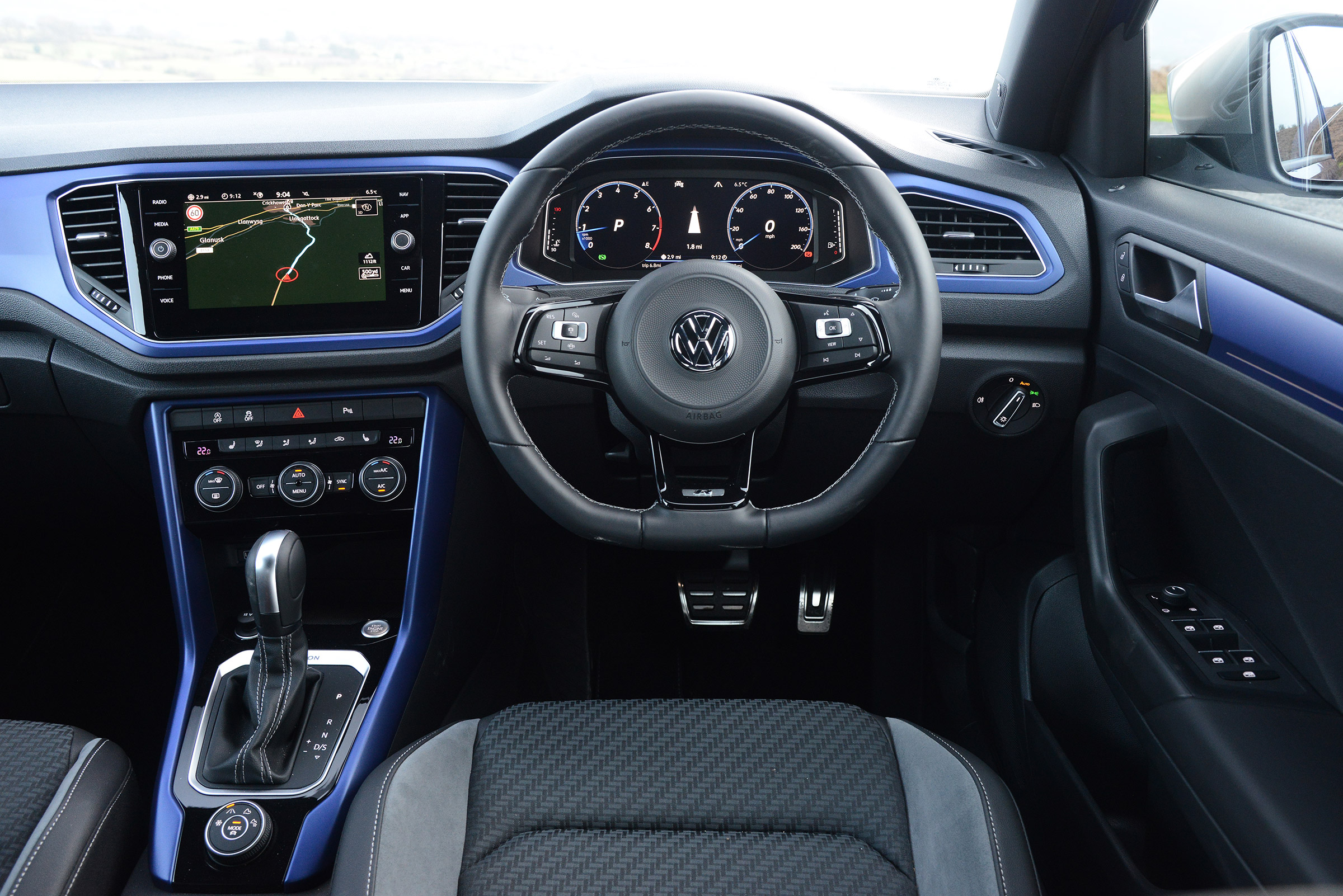 Volkswagen T-Roc R interior