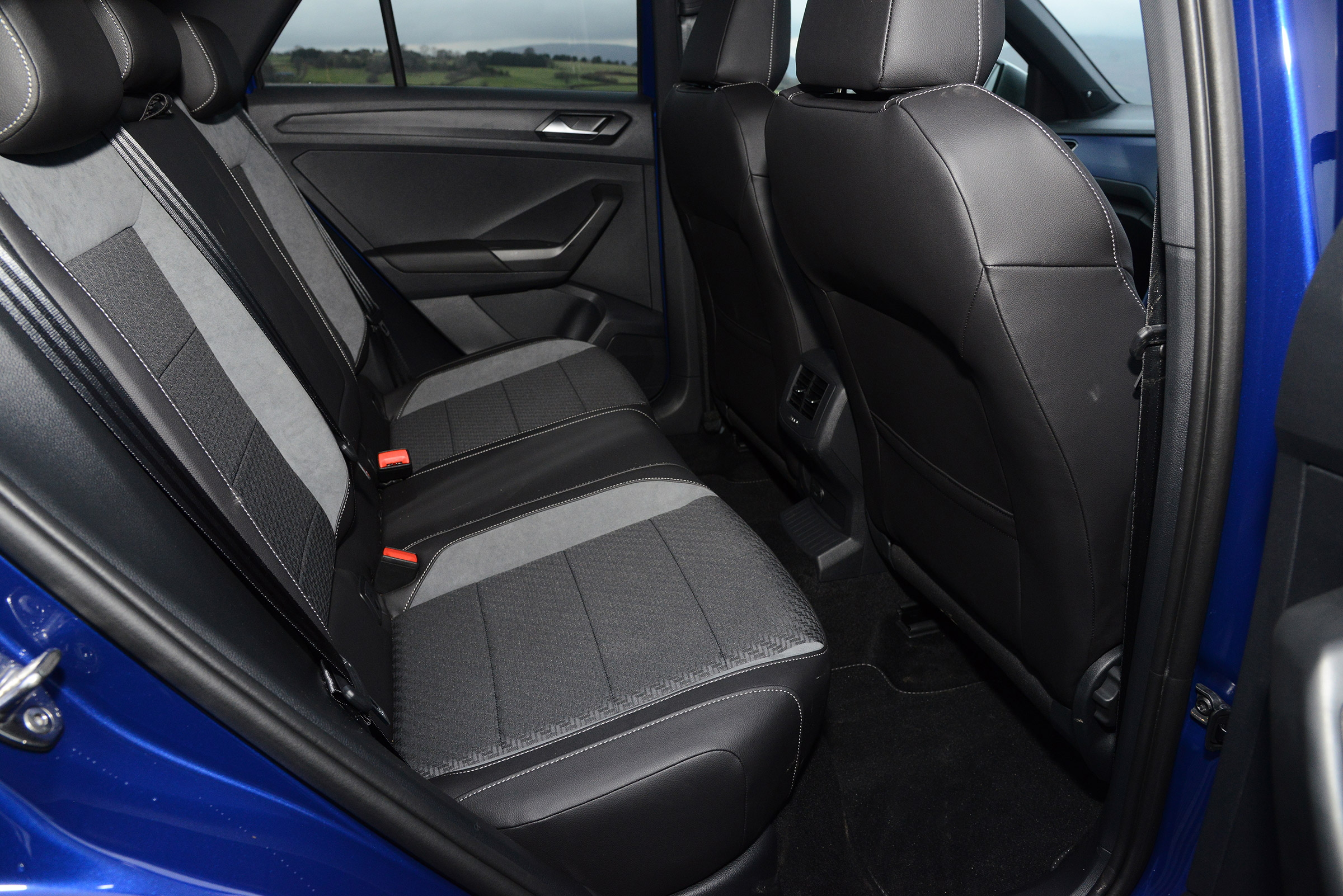 Volkswagen T-Roc R rear seats
