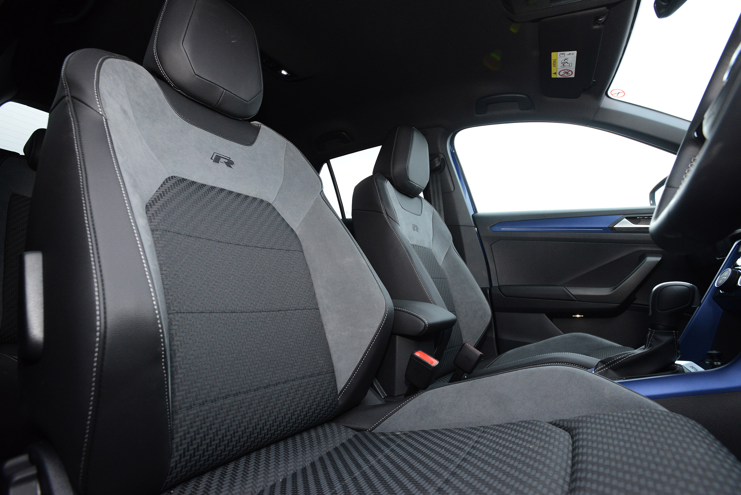 Volkswagen T-Roc R seats