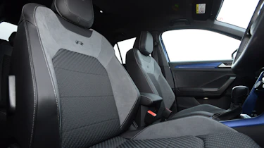 Volkswagen T-Roc R seats