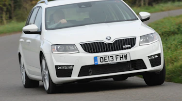 Skoda Octavia vRS - front 3/4 view