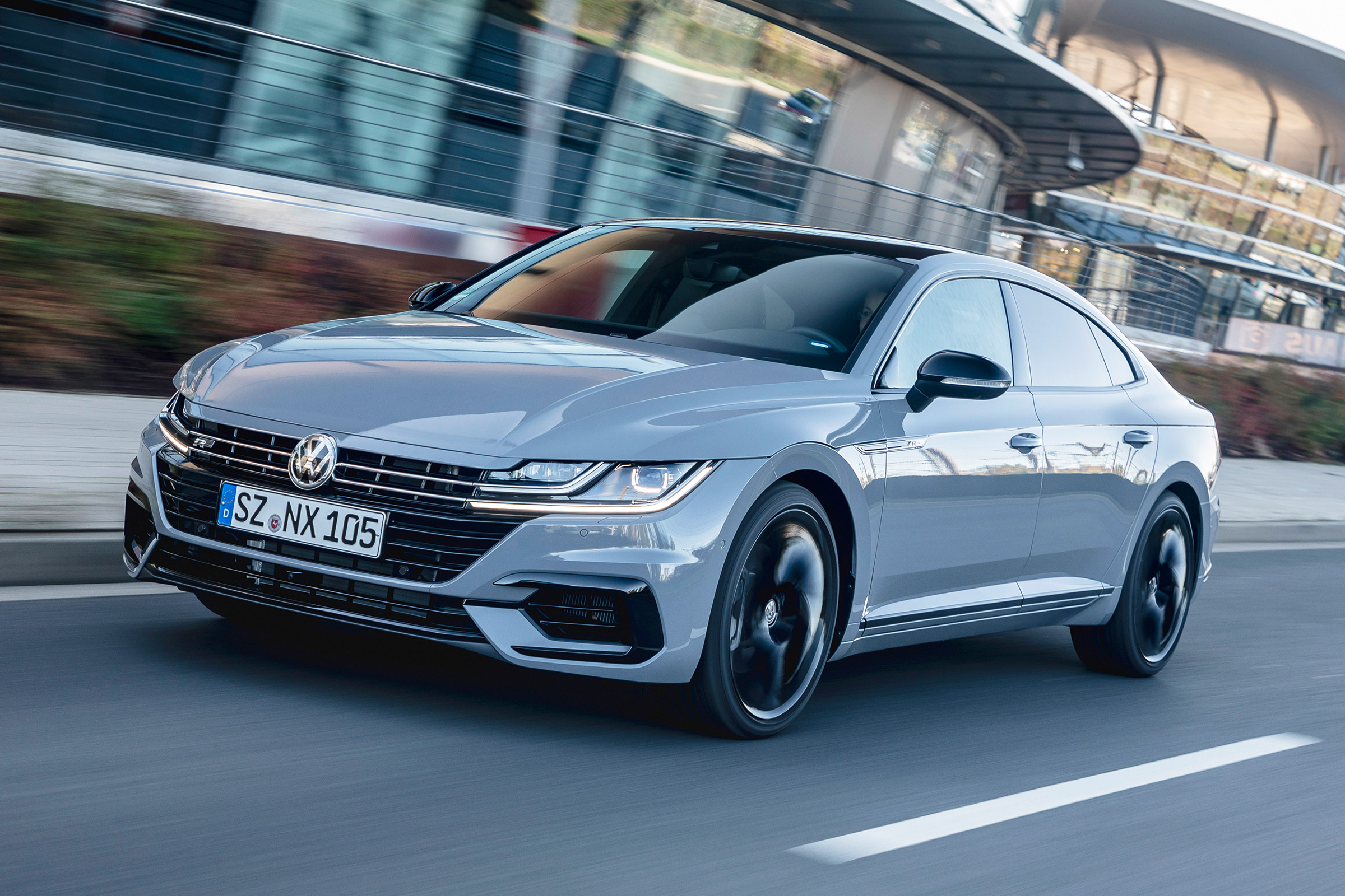 Volkswagen Arteon R-Line Edition driving