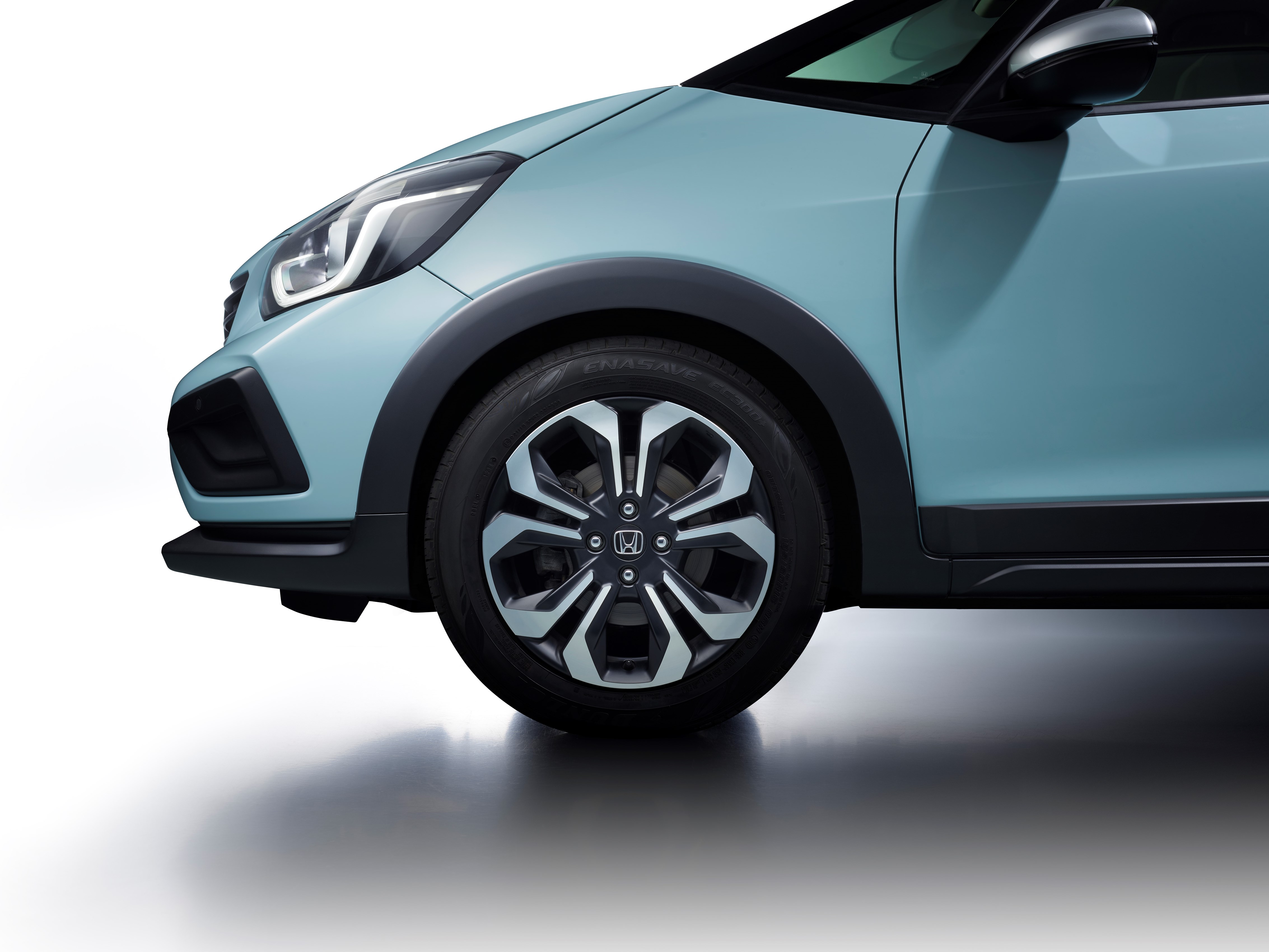 2020 Honda Jazz Crosstar - front quarter