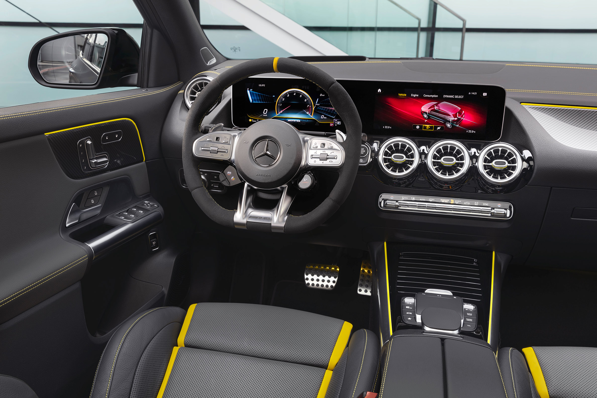 Mercedes-AMG GLA 45 S SUV driver's seat