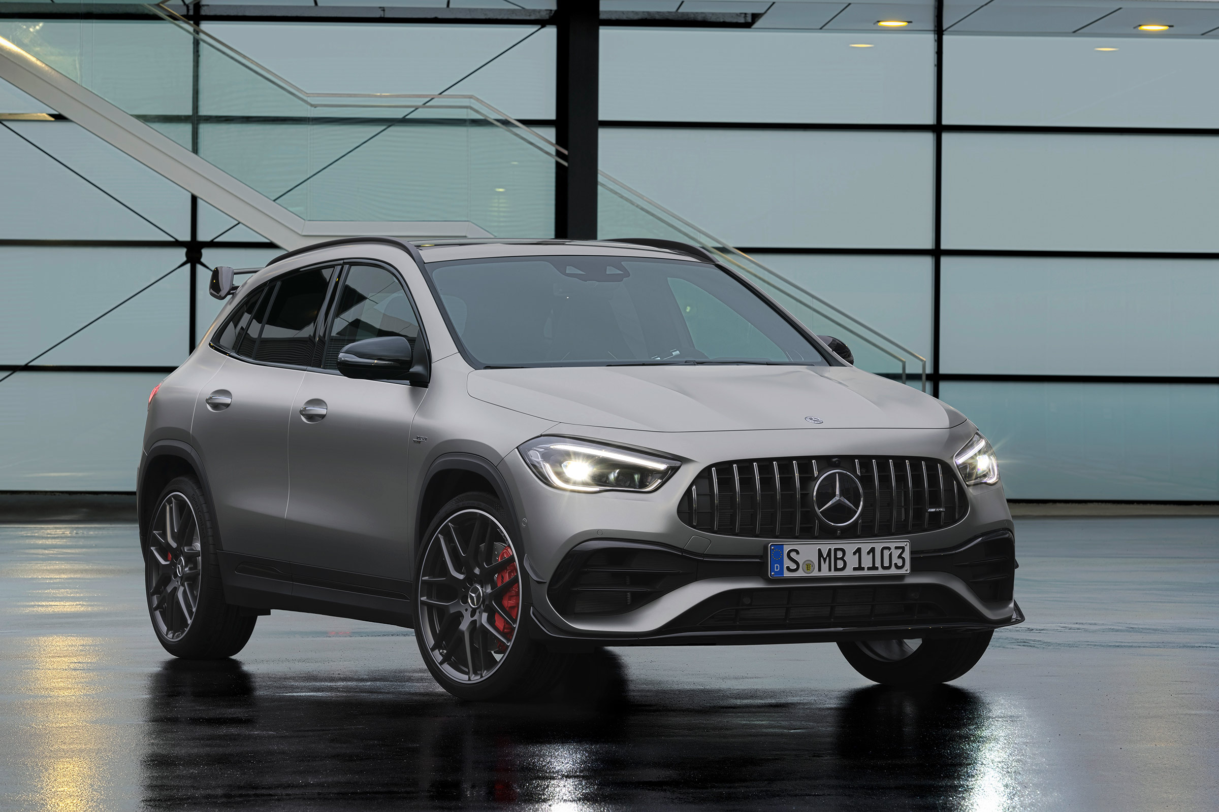 Mercedes-AMG GLA 45 S SUV front 3/4 static