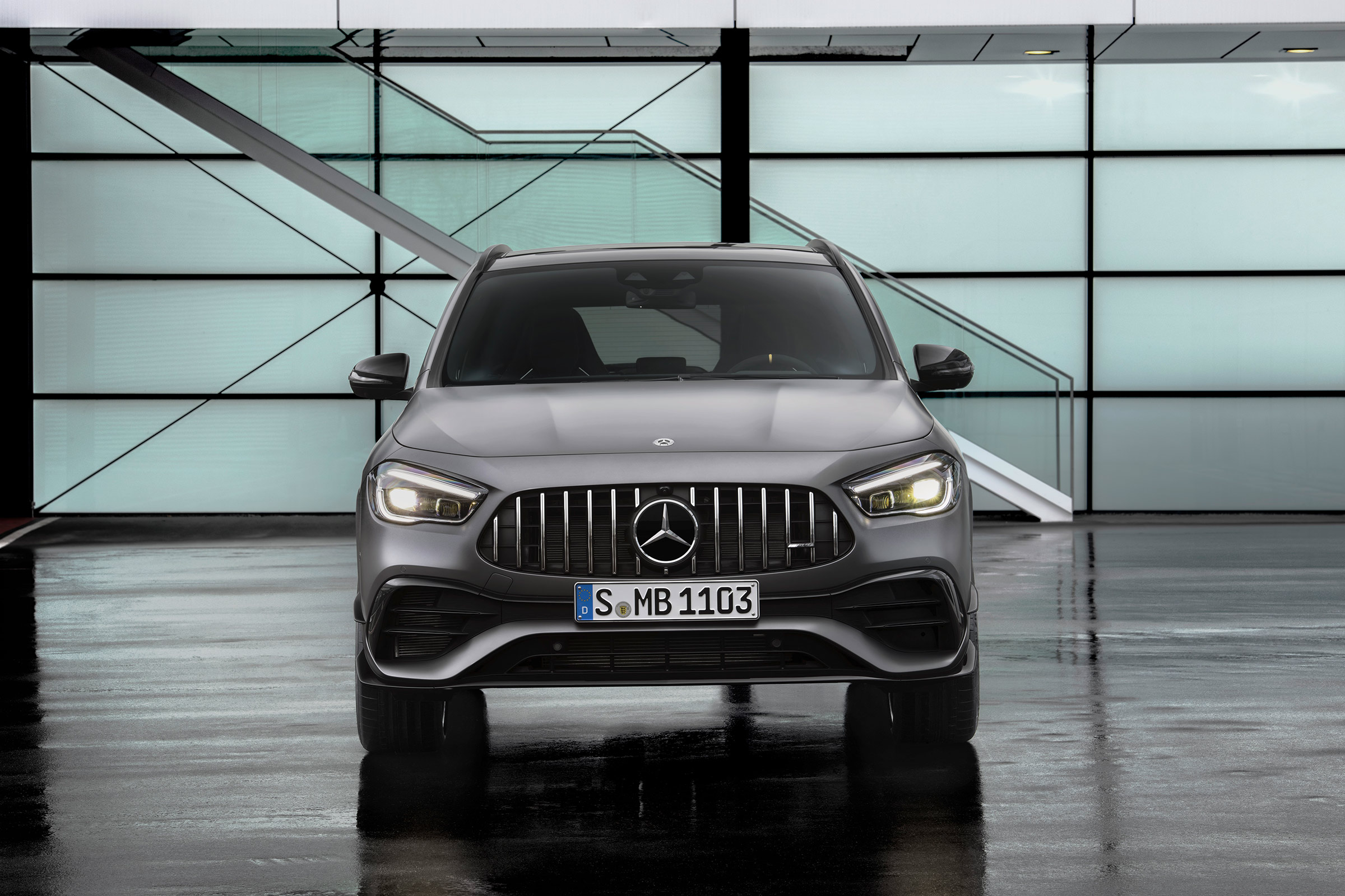 Mercedes-AMG GLA 45 S SUV front static