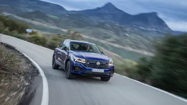 Volkswagen Touareg R cornering