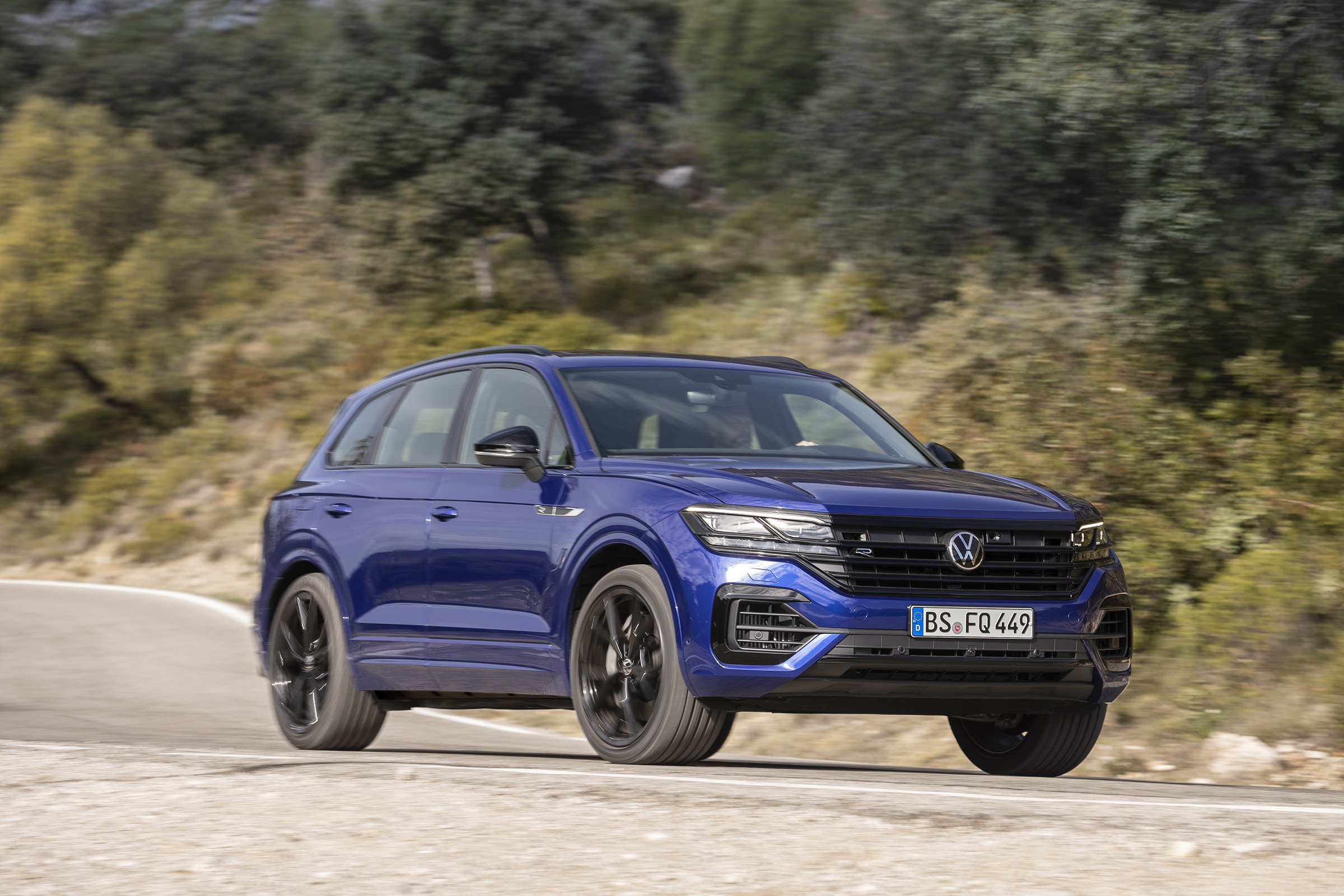Volkswagen Touareg R driving