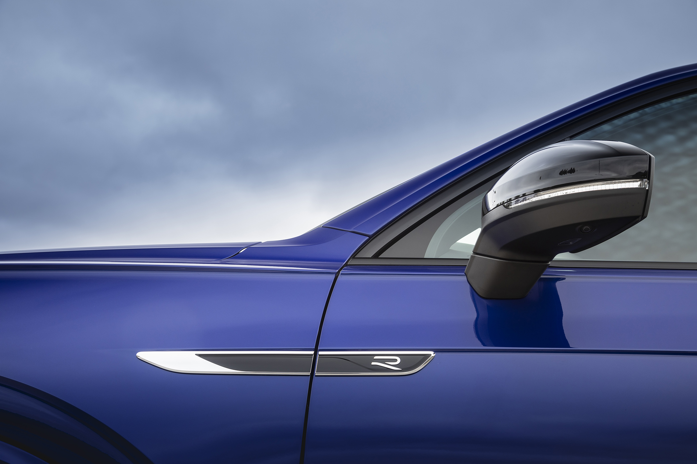 Volkswagen Touareg R mirror cap and R badge