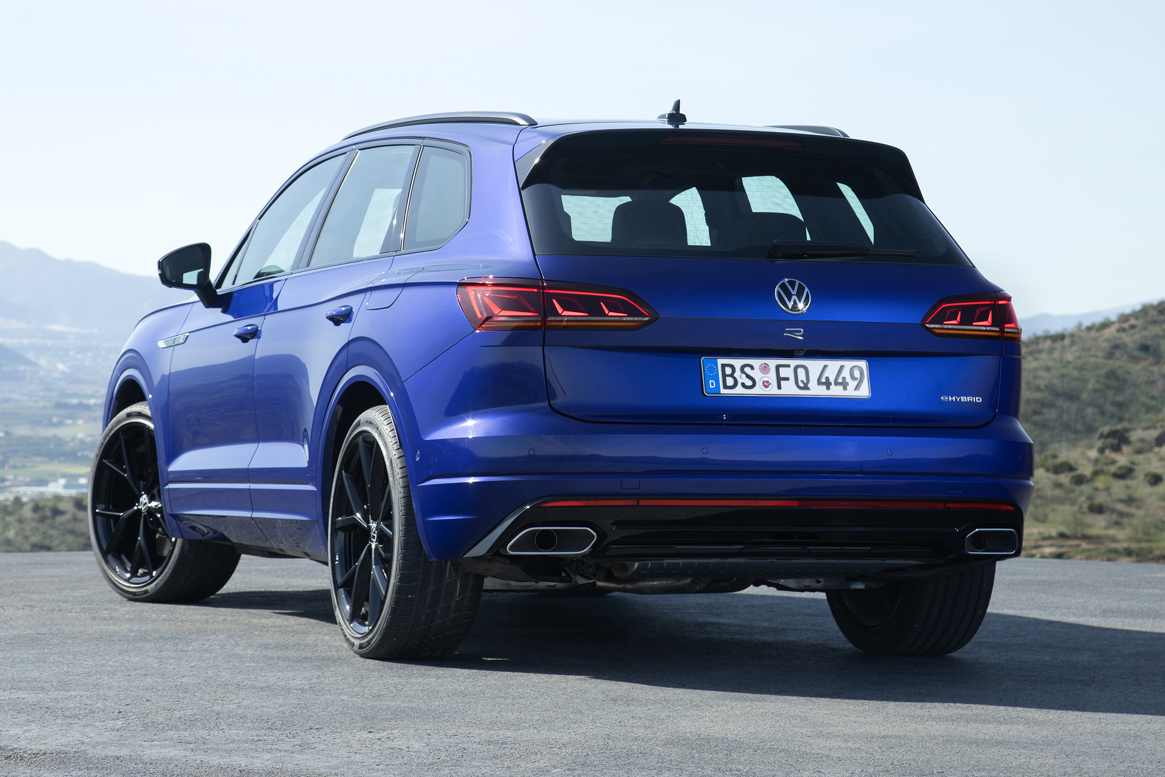 Volkswagen Touareg R rear