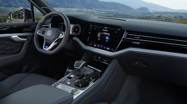 Volkswagen Touareg R interior - side view