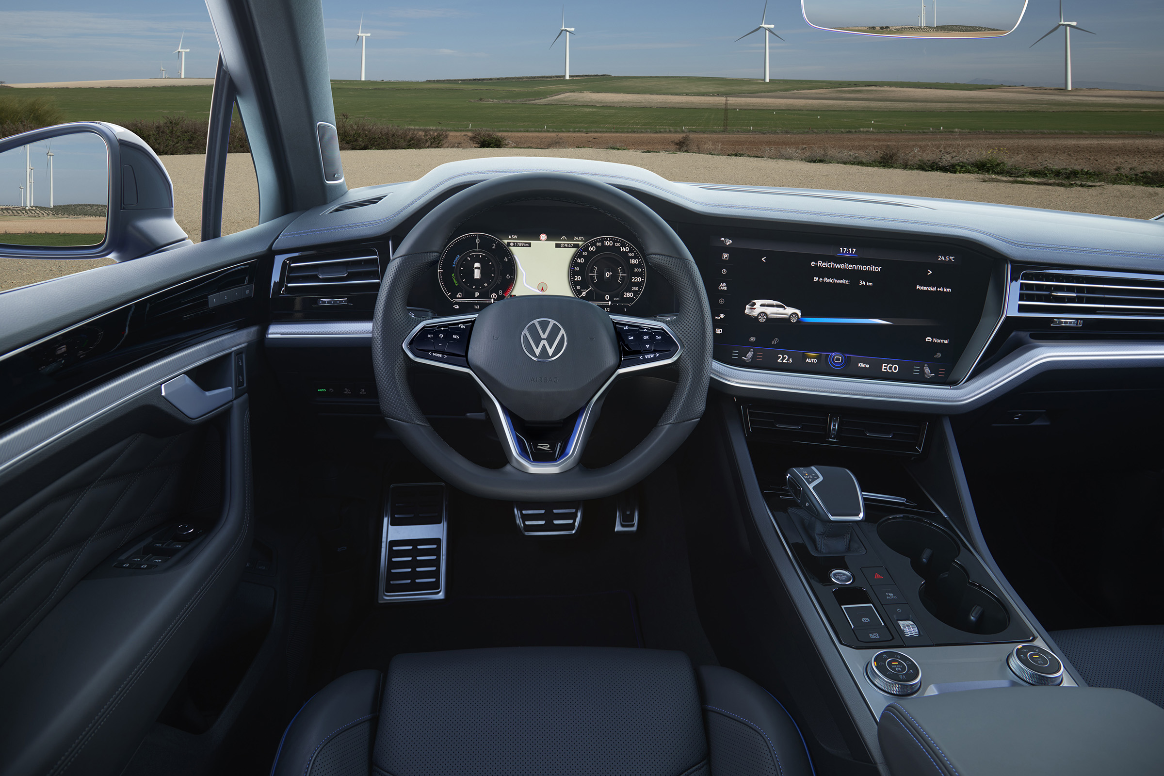 Volkswagen Touareg R interior