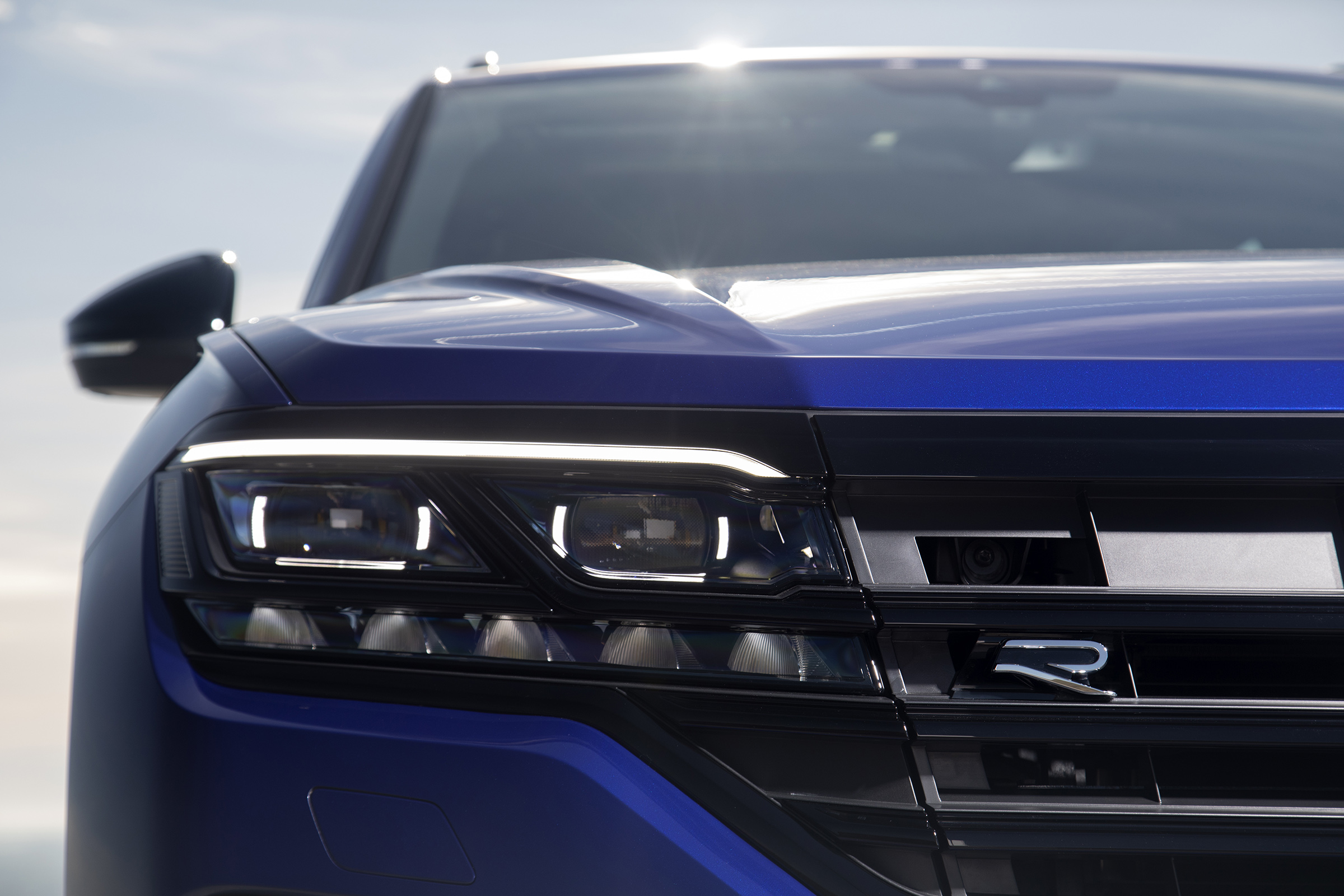 Volkswagen Touareg R headlight
