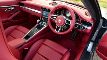 Porsche 911 - interior