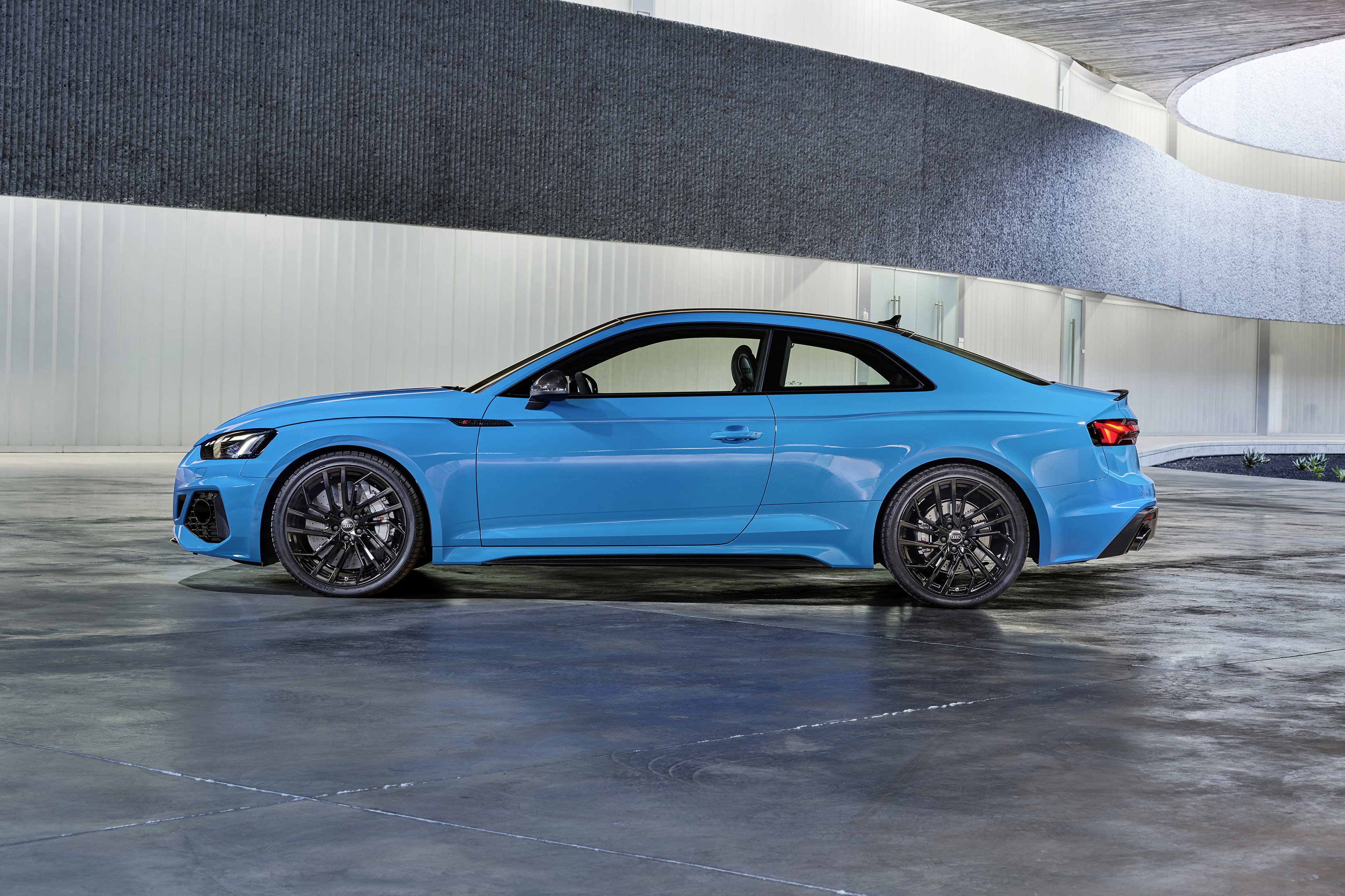 2020 Audi RS5 Coupe - side view 
