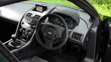 Aston Martin Vantage - interior