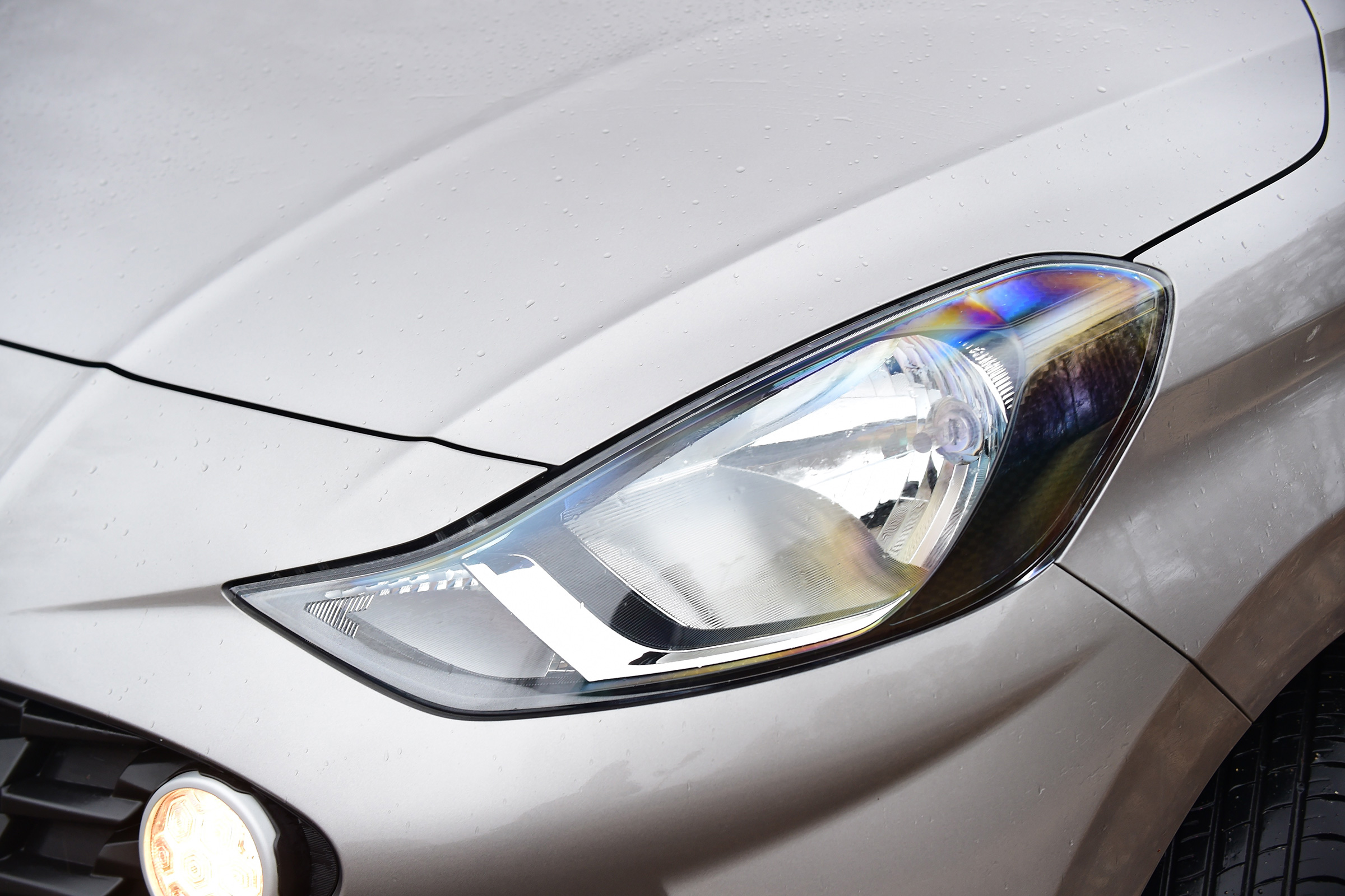 Hyundai i10 hatchback headlights