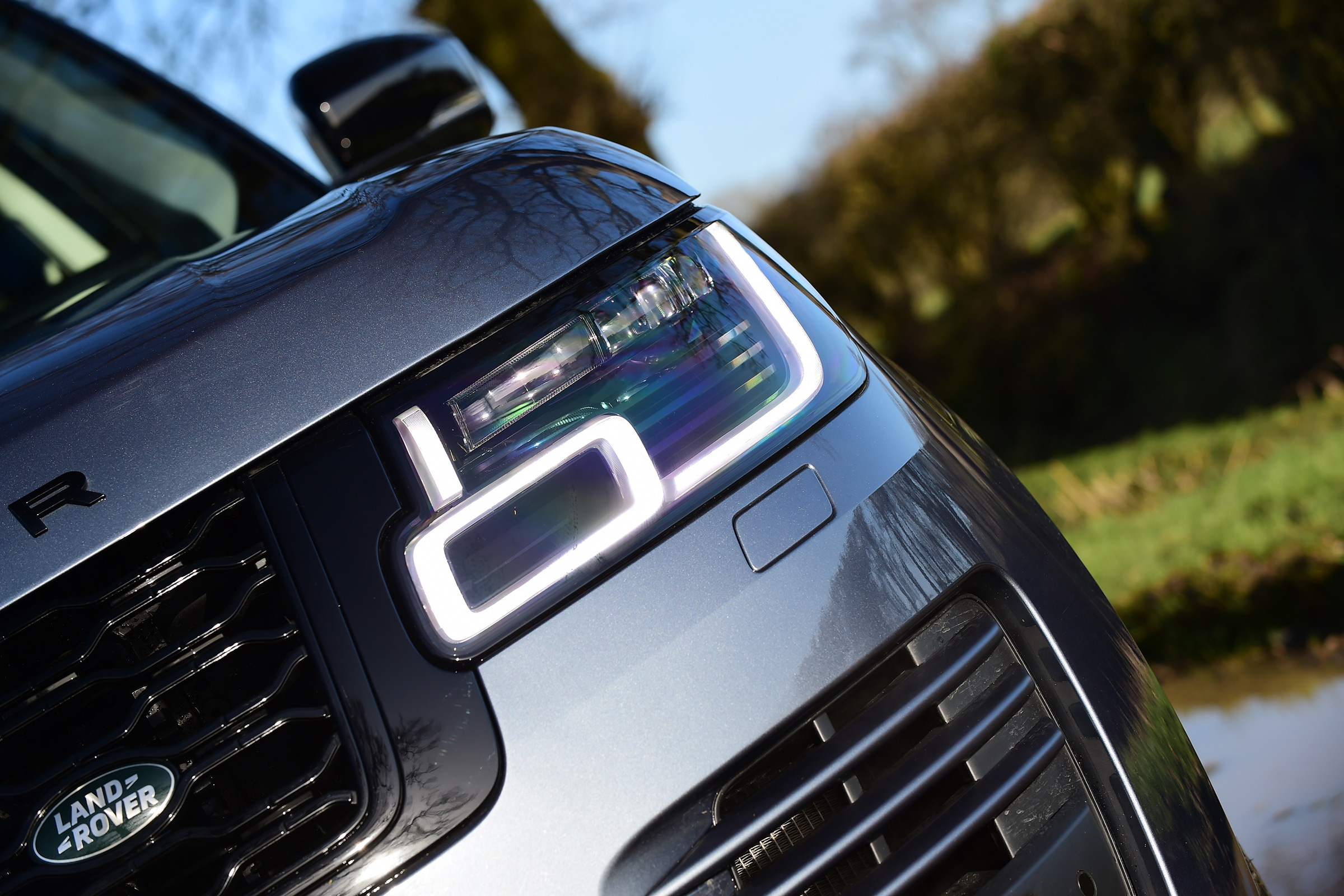 2020 Range Rover Vogue P400 - Headlight detail