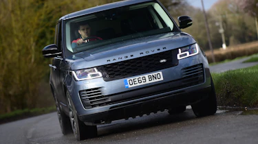 2020 Range Rover Vogue P400 - Front 3/4 dynamic