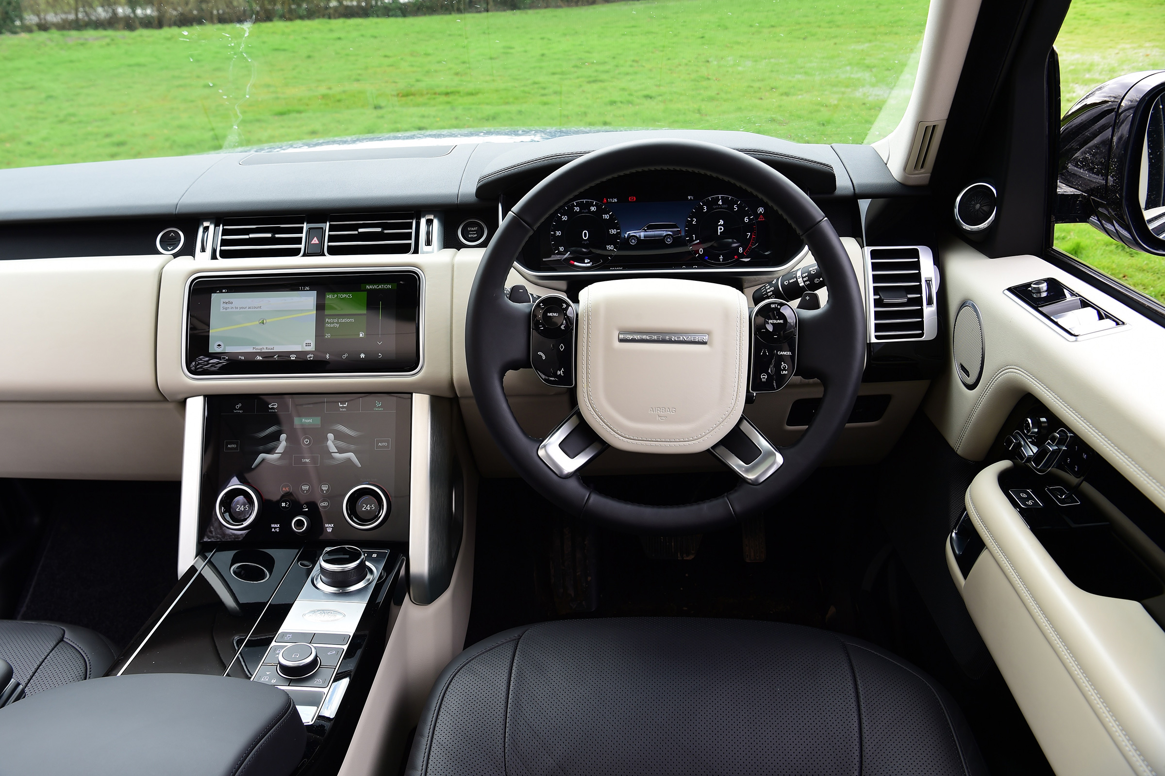 2020 Range Rover Vogue P400 - Dashboard view