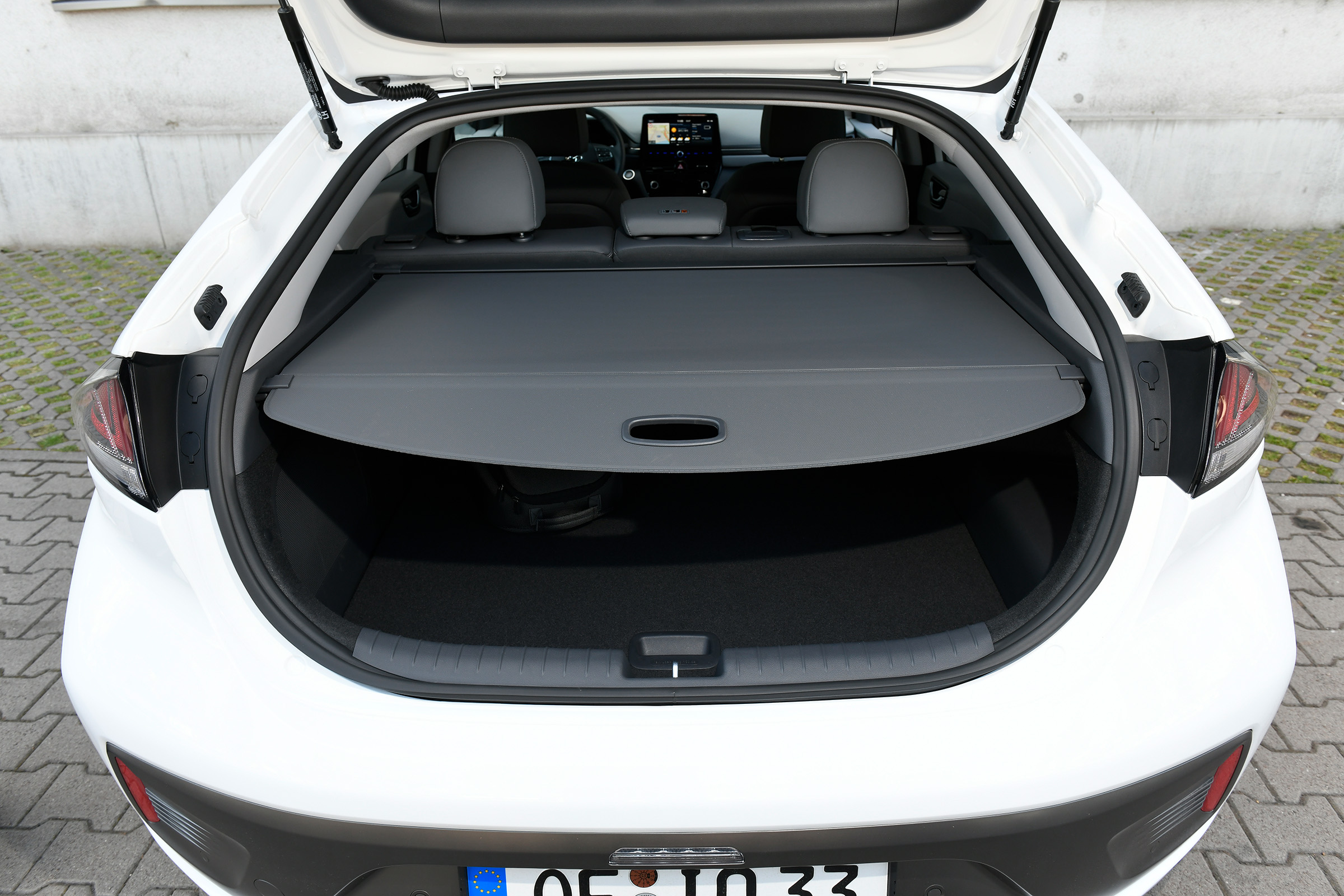 Hyundai Ioniq Plug-in Hybrid boot