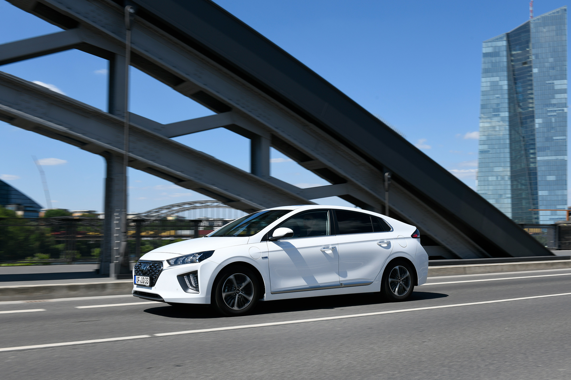 Hyundai Ioniq Plug-in Hybrid driving through city