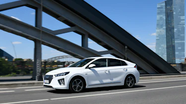 Hyundai Ioniq Plug-in Hybrid driving through city