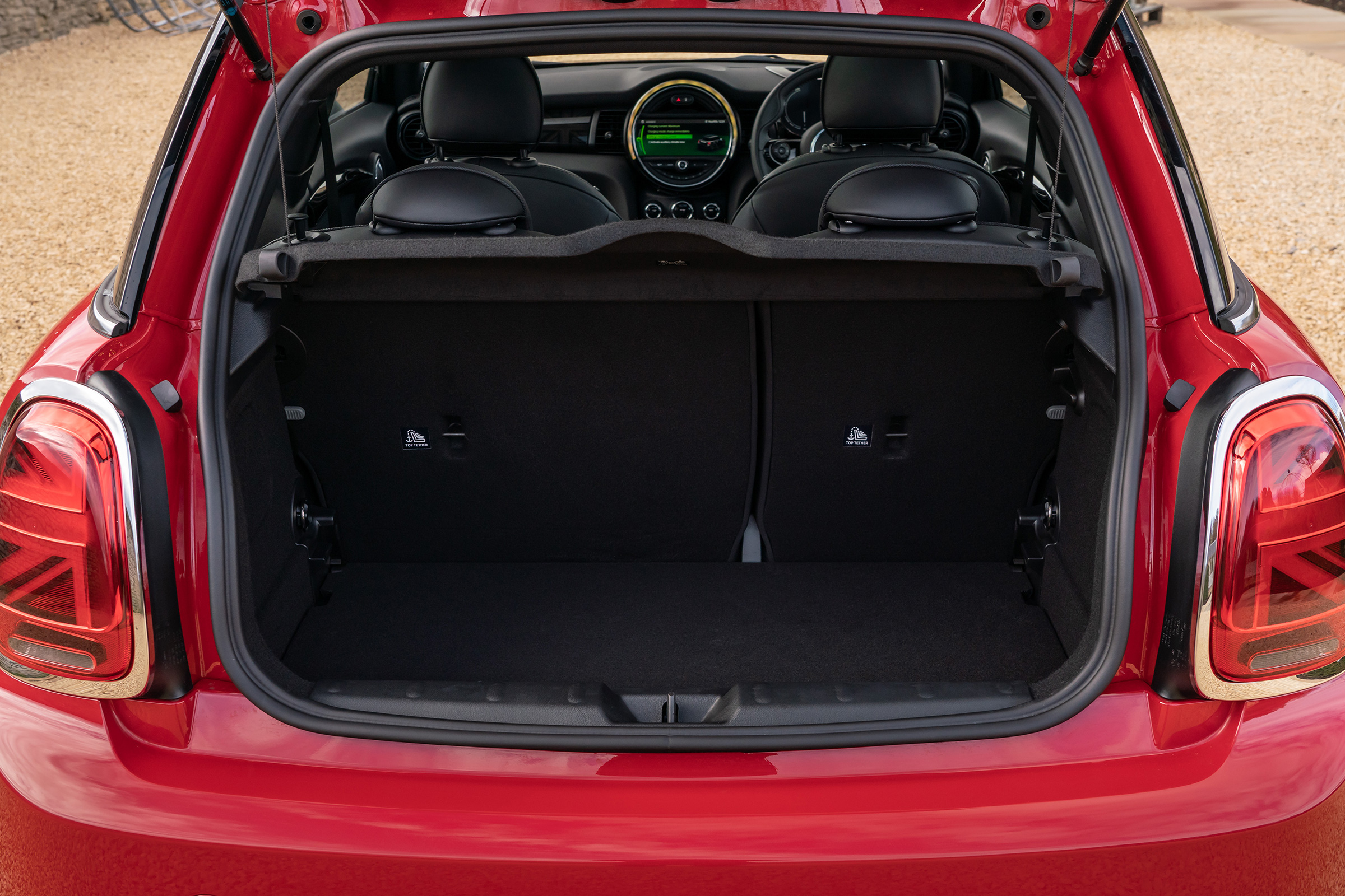 MINI Electric hatchback boot