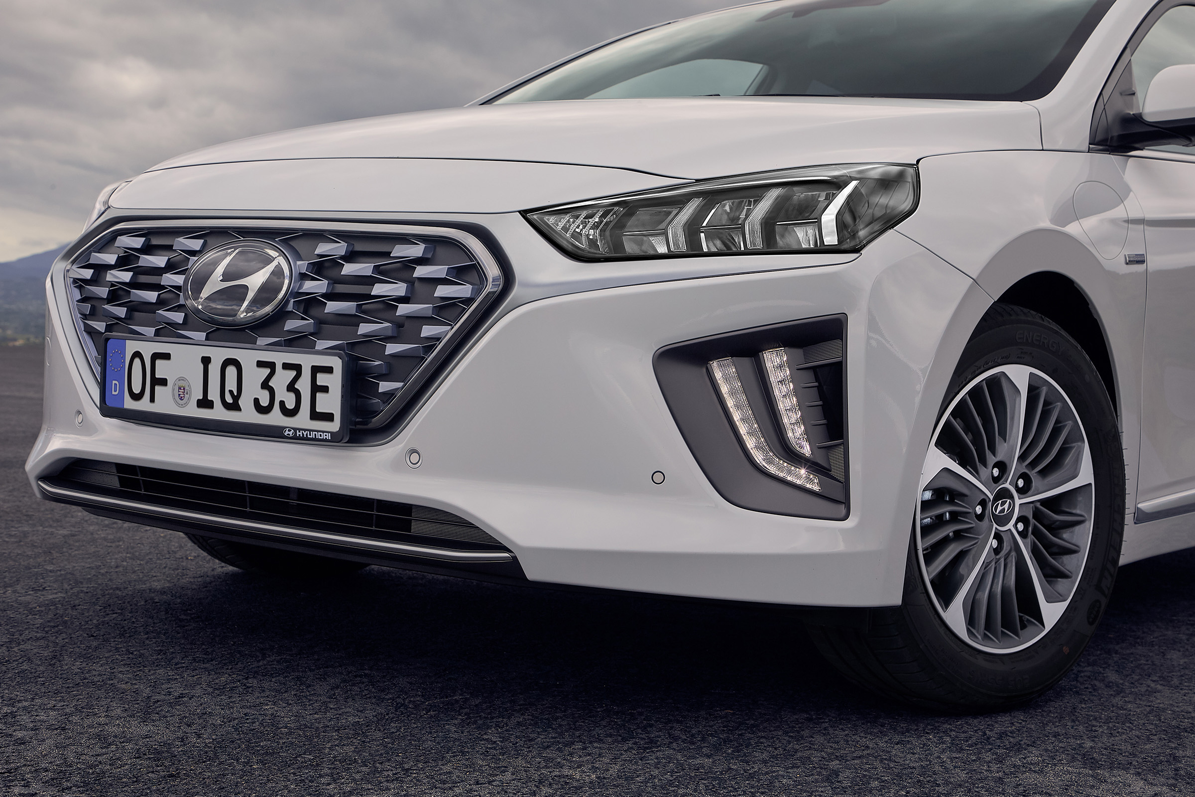 Hyundai Ioniq Plug-in Hybrid front end detail