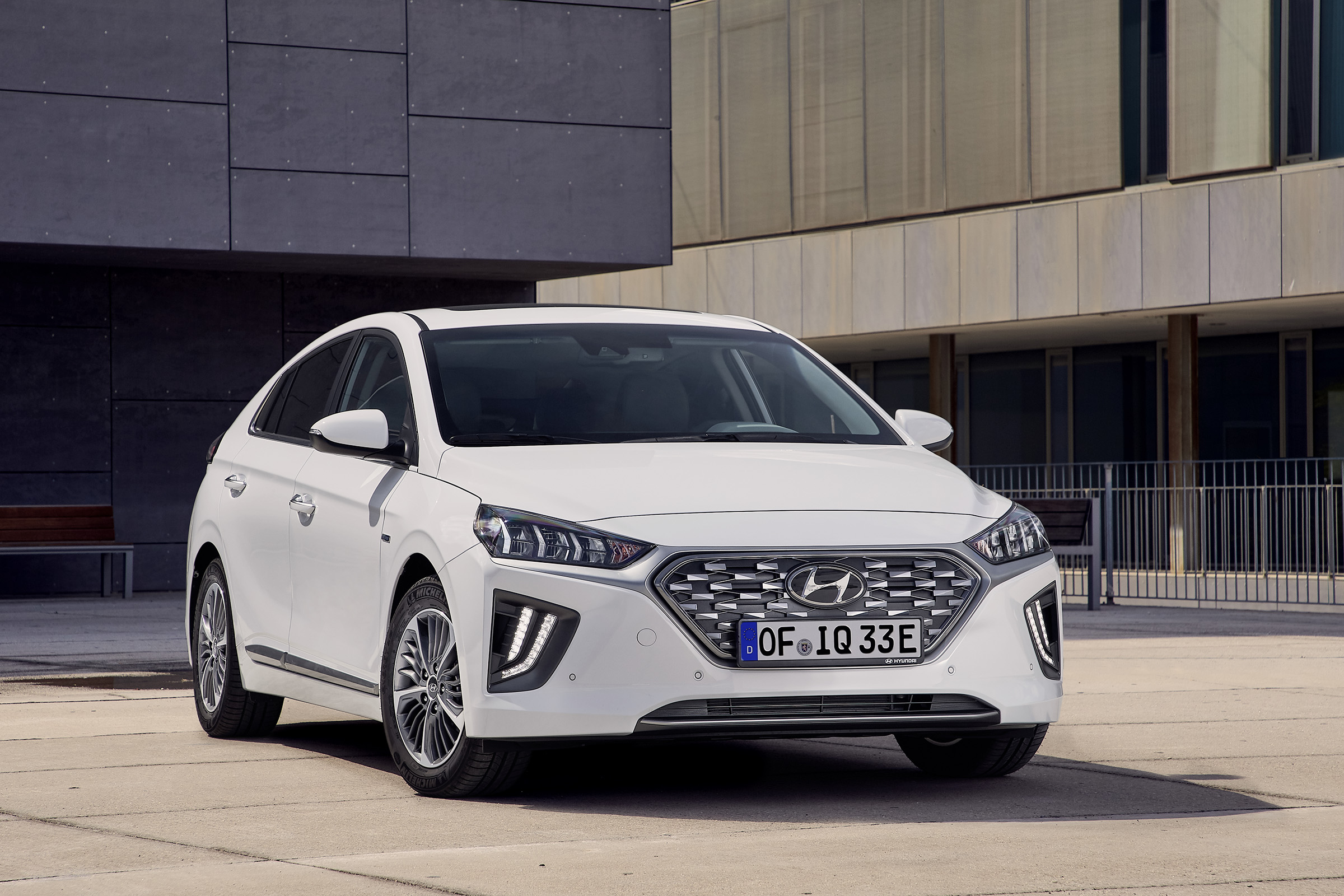 Hyundai Ioniq Plug-in Hybrid front