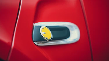 MINI Electric hatchback side grille