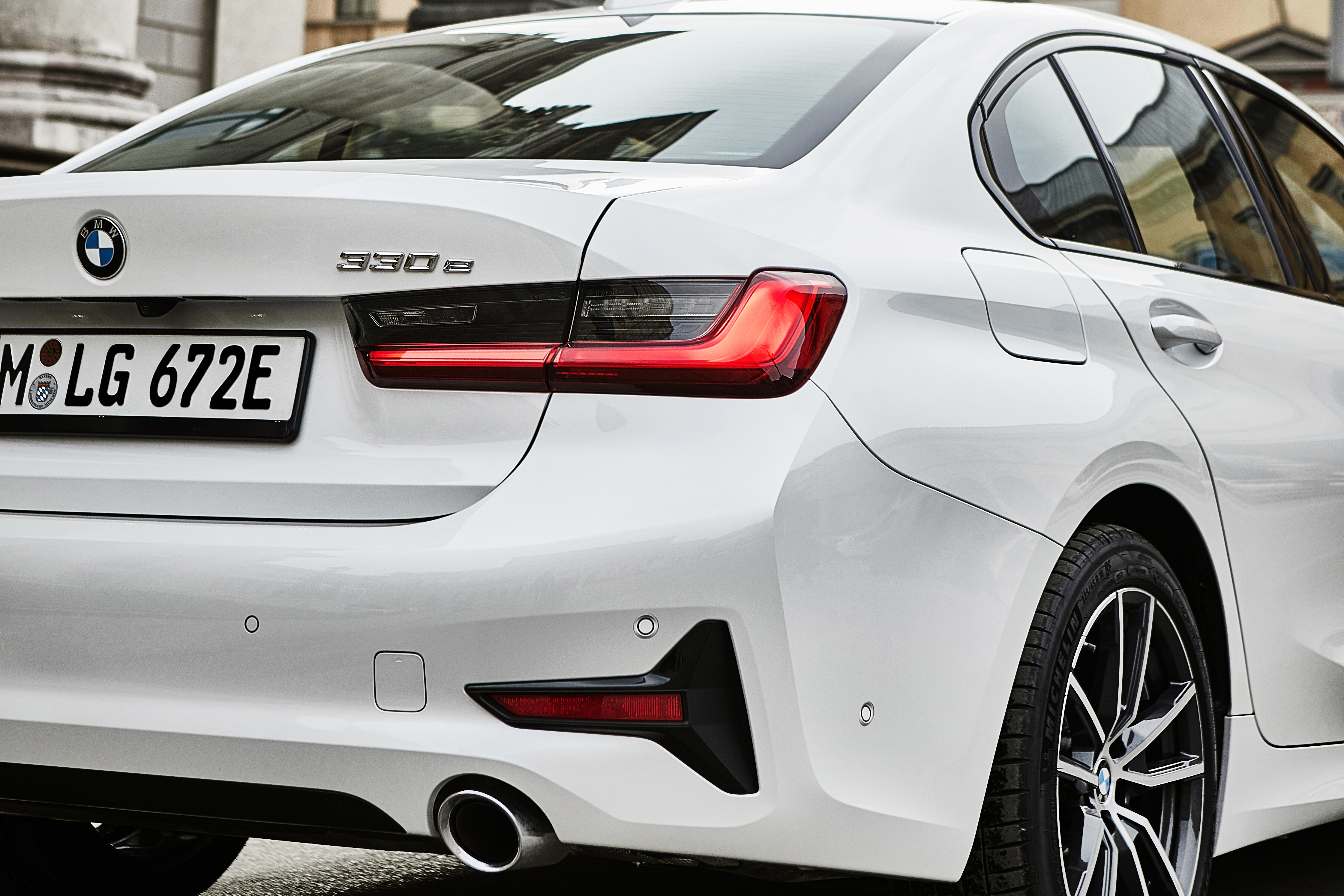 2020 BMW 330e Saloon - rear 3/4 view close up 