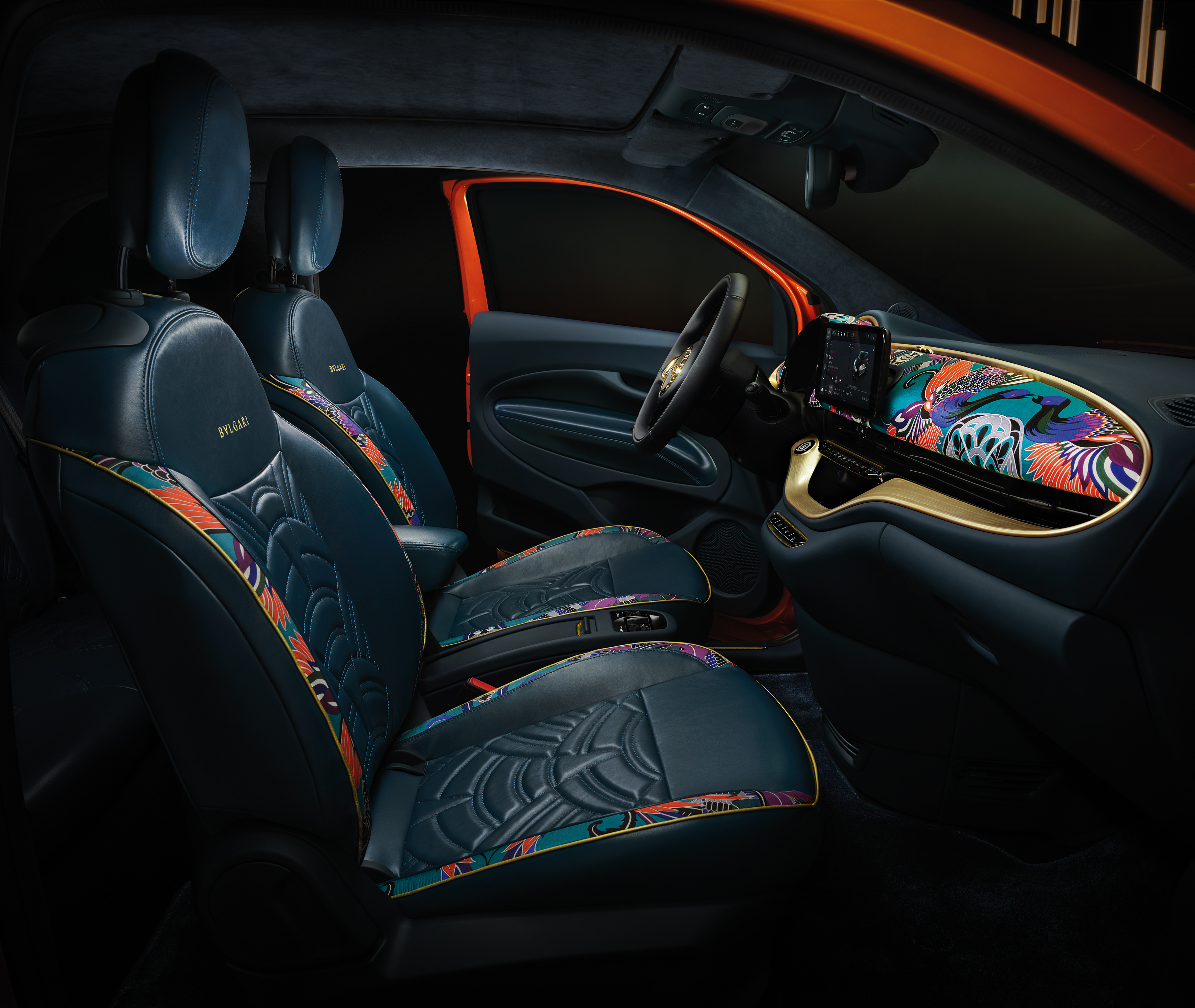 2020 Fiat 500 electric Bvlgari - interior side view 