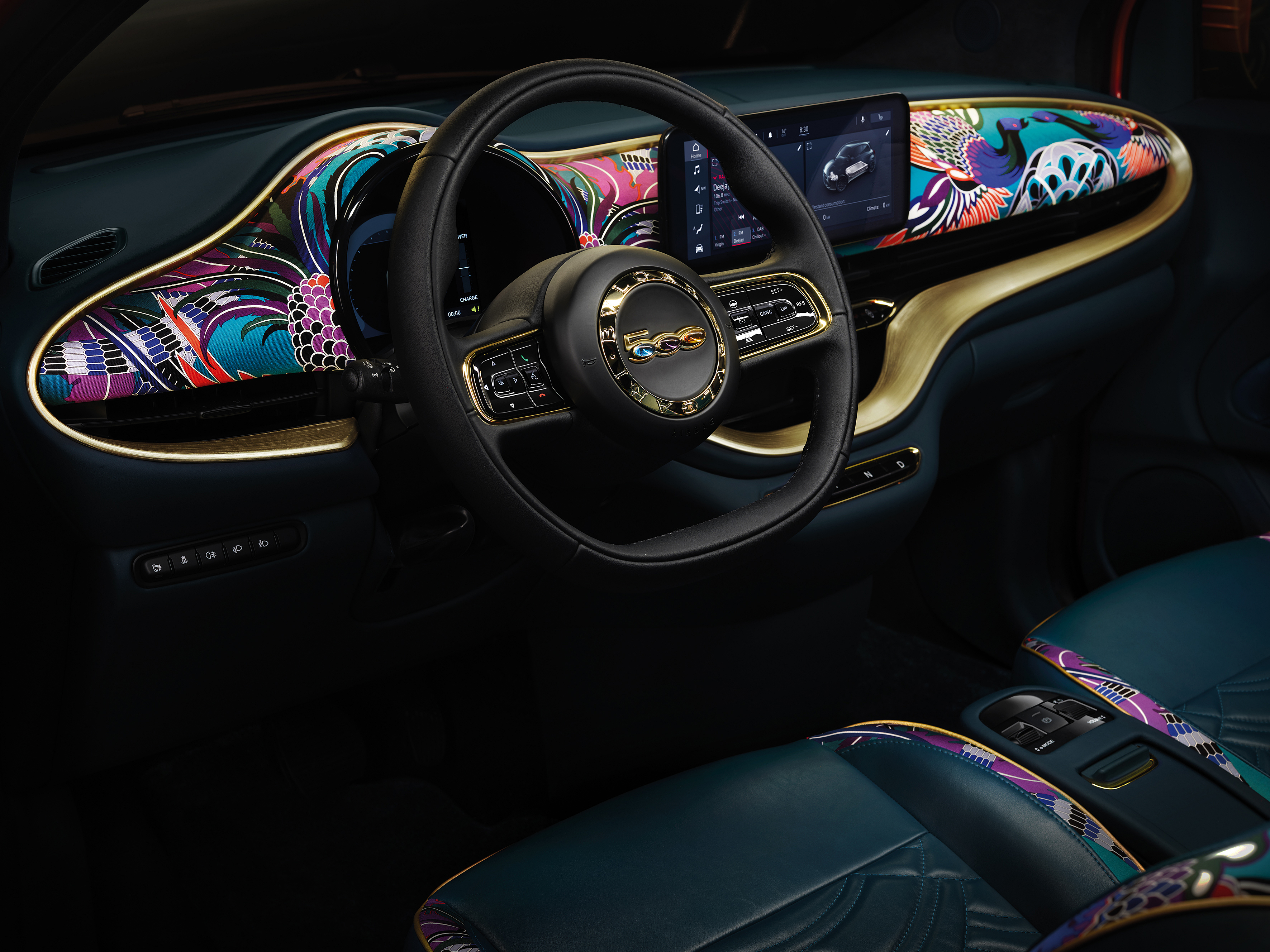 2020 Fiat 500 electric Bvlgari - interior 