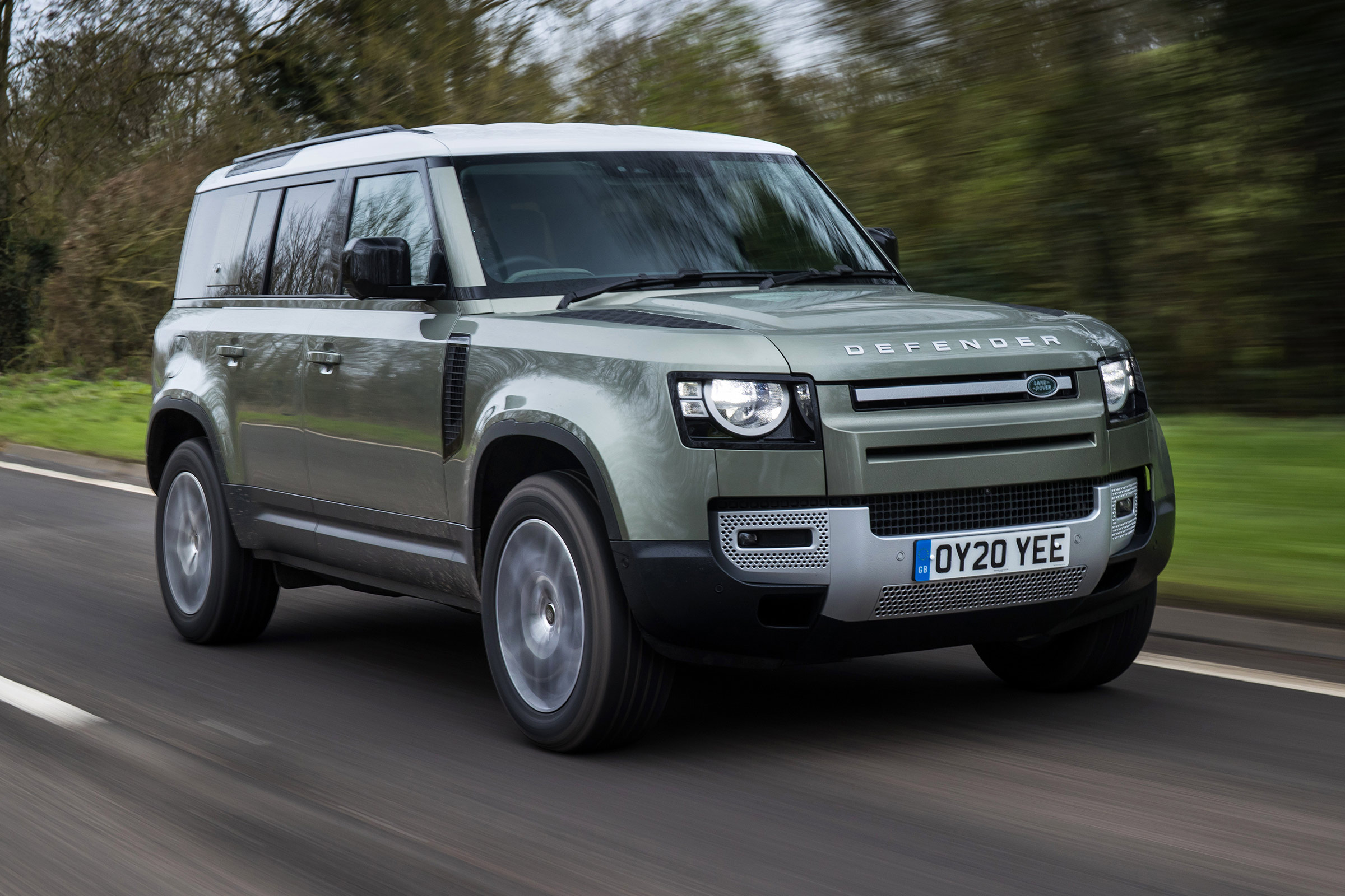 Land Rover Defender 