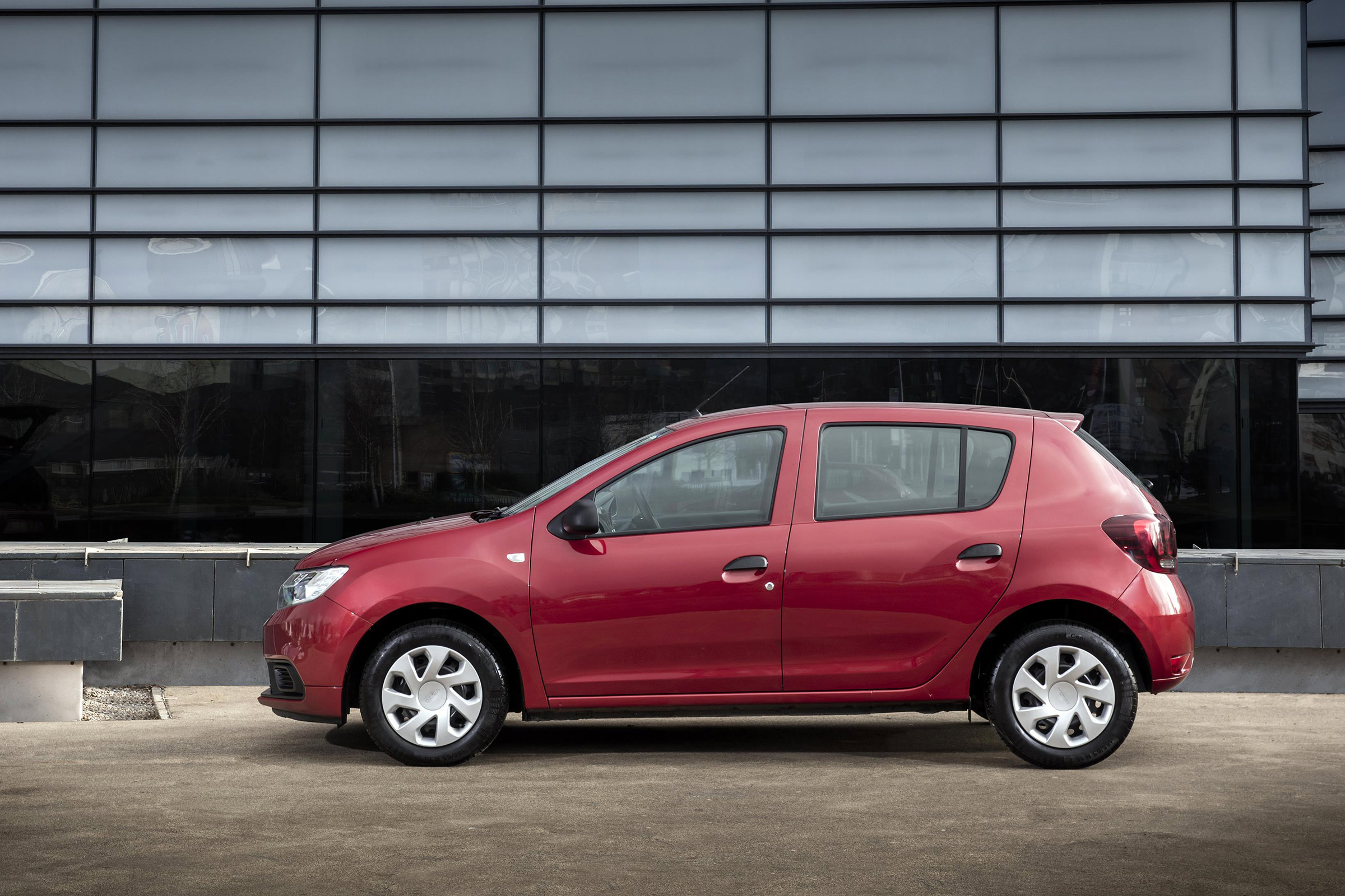 Dacia Sandero hatchback side static